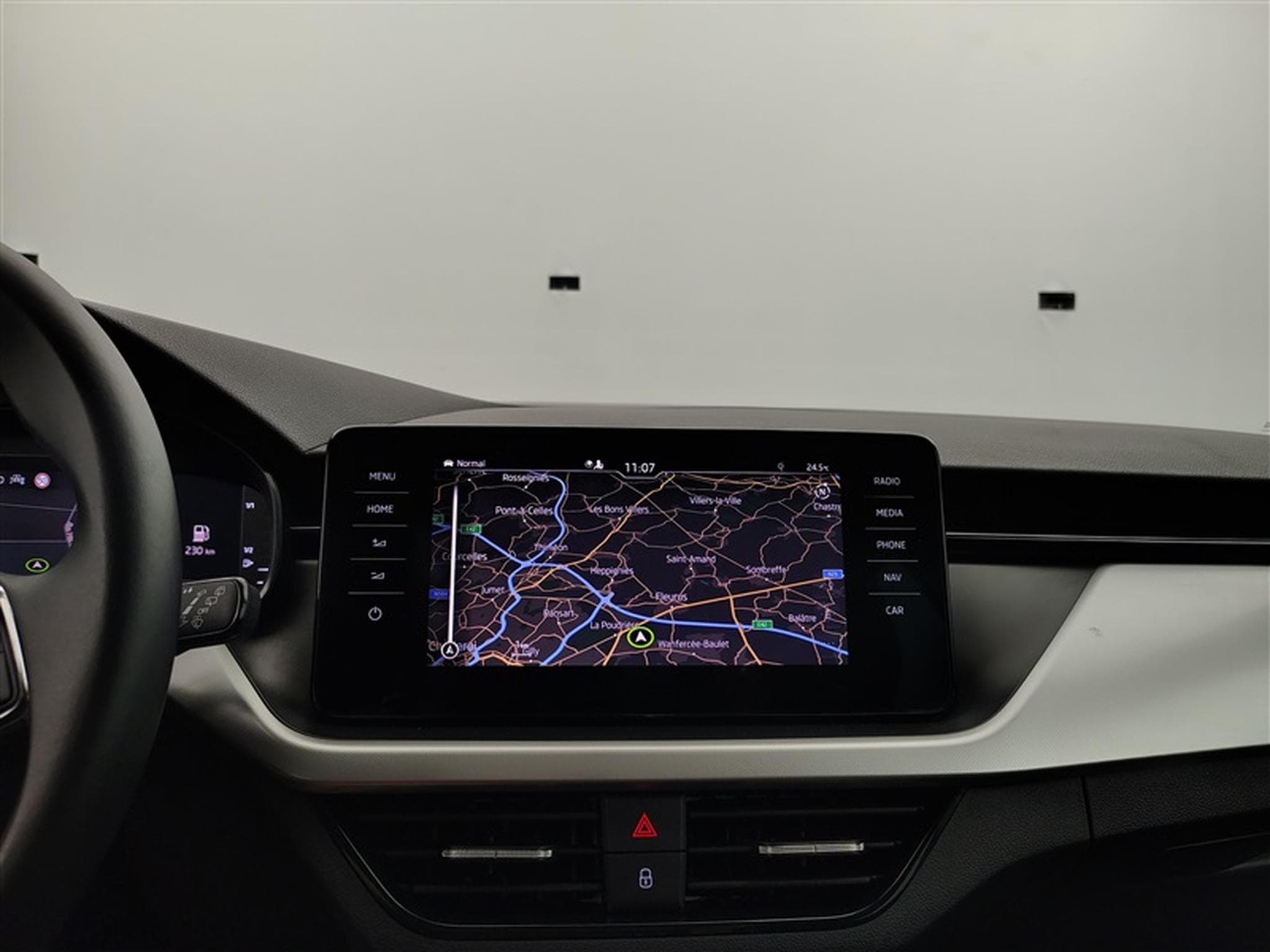 Skoda Kamiq 1.0 TSI 110cv DSG Ambition NAVI / FULL LED / CARPLAY (2024) - Photo 11