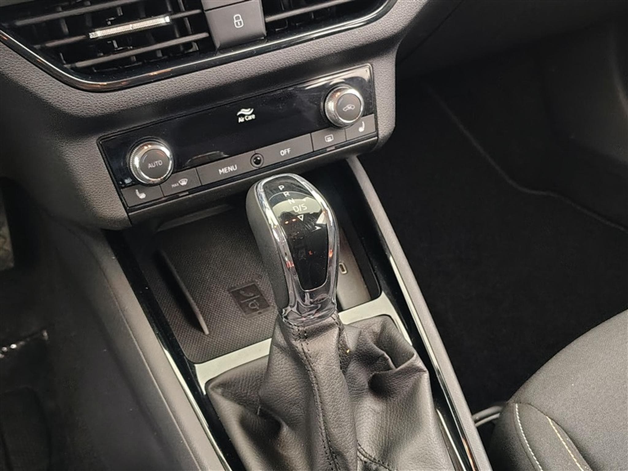 Skoda Kamiq 1.0 TSI 110cv DSG Ambition NAVI / FULL LED / CARPLAY (2024) - Photo 12