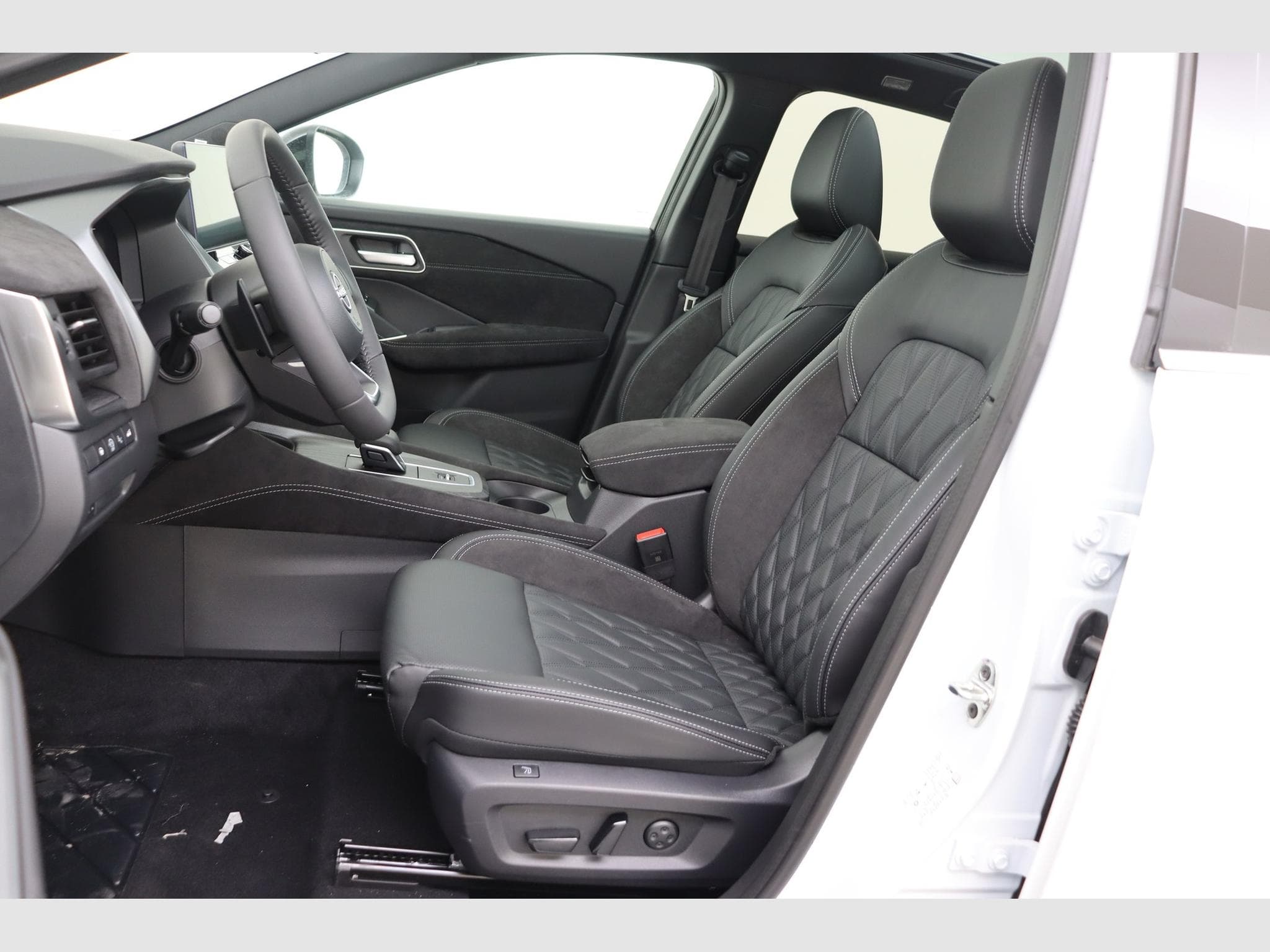 Nissan Qashqai Tekna Plus 2Tone (2026) - Photo 12