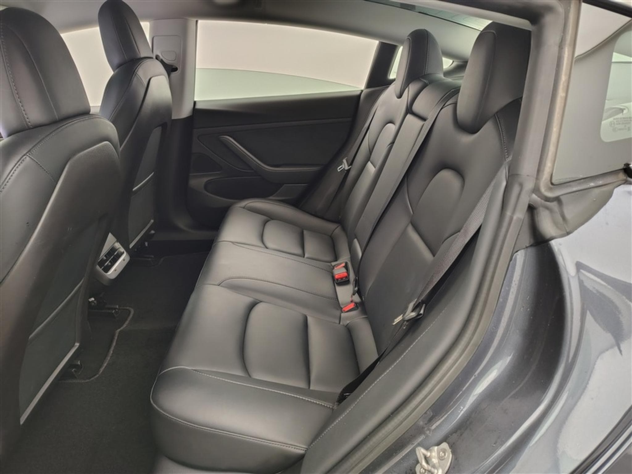 Tesla Model 3 60 kWh Standard Plus CUIR / NAVI / PANO (2020) - Photo 13
