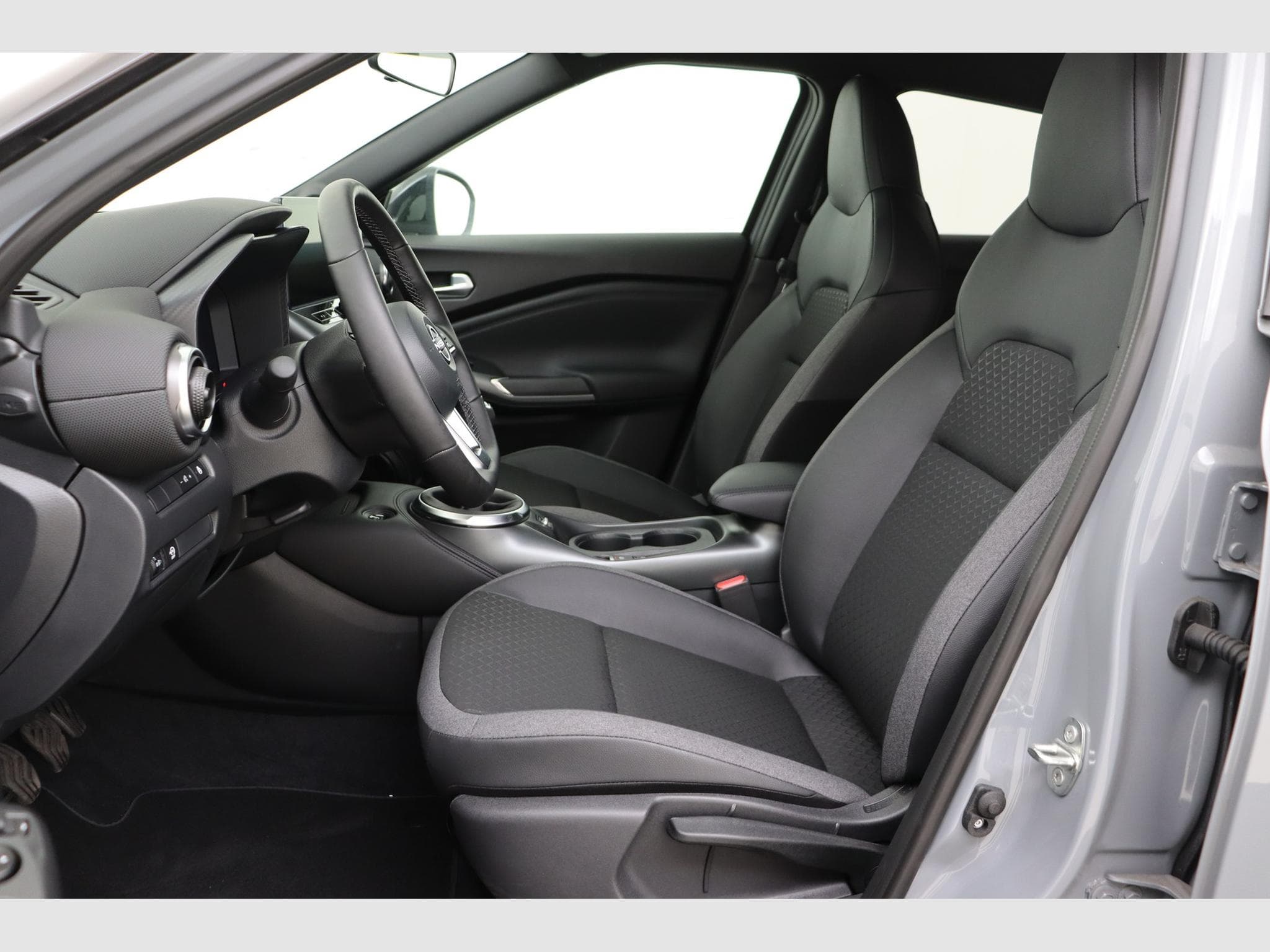 Nissan Juke N-Connecta / Cold Pack / 2Tone / (MY25) (2026) - Photo 13
