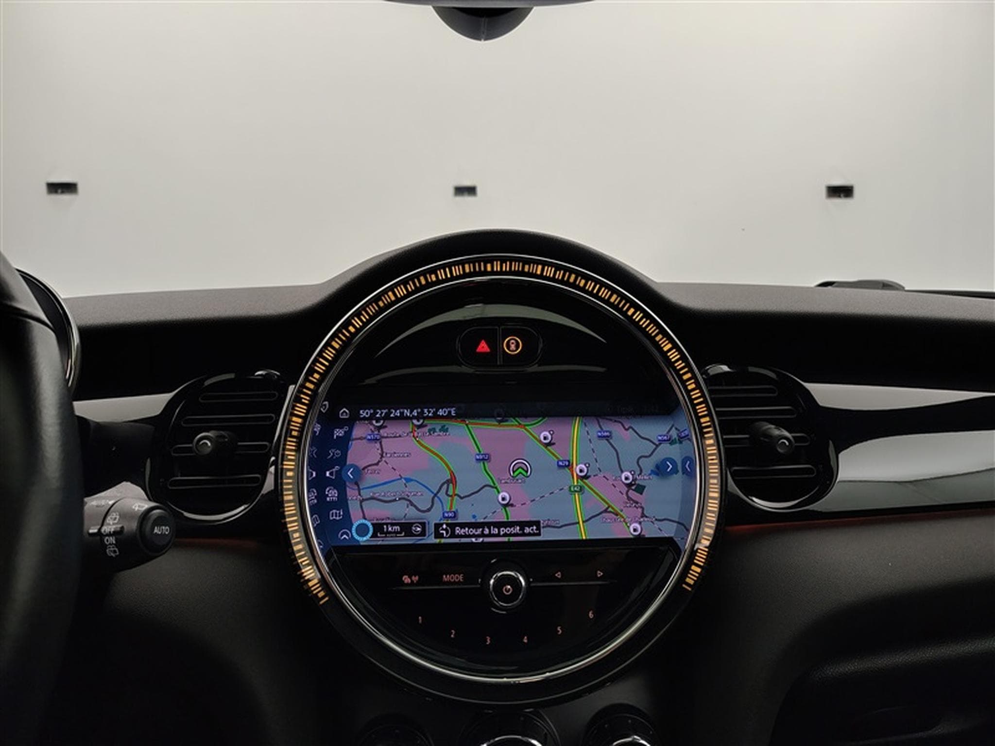 MINI Cooper NAVI / FULL LED / CUIR SPORT (2023) - Photo 11