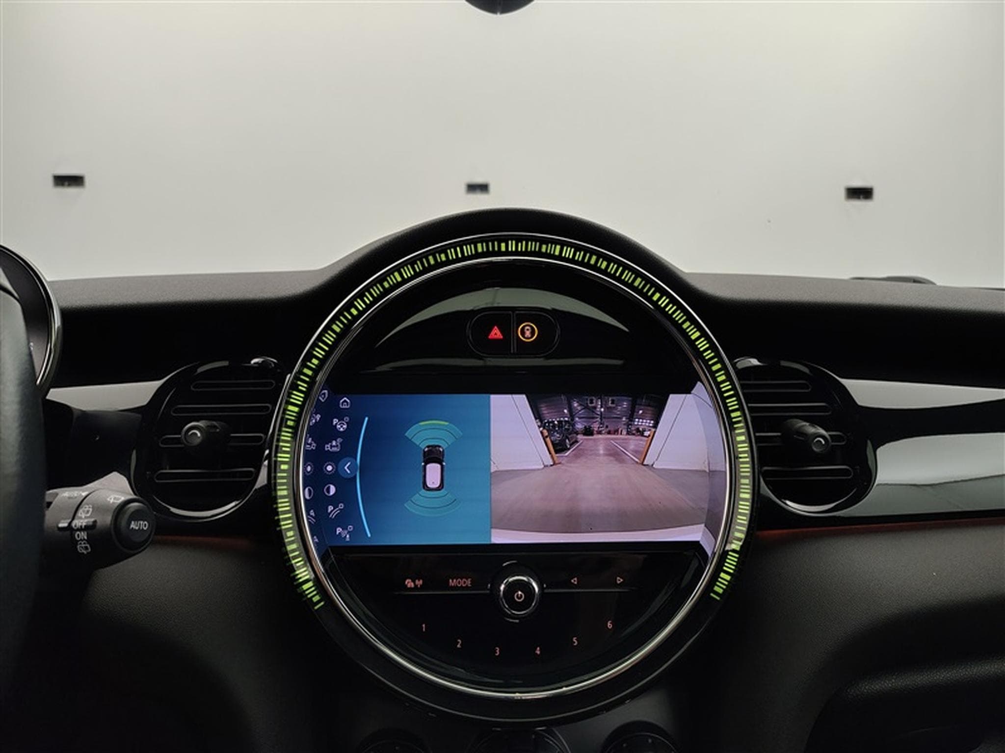 MINI Cooper NAVI / FULL LED / CUIR SPORT (2023) - Photo 18