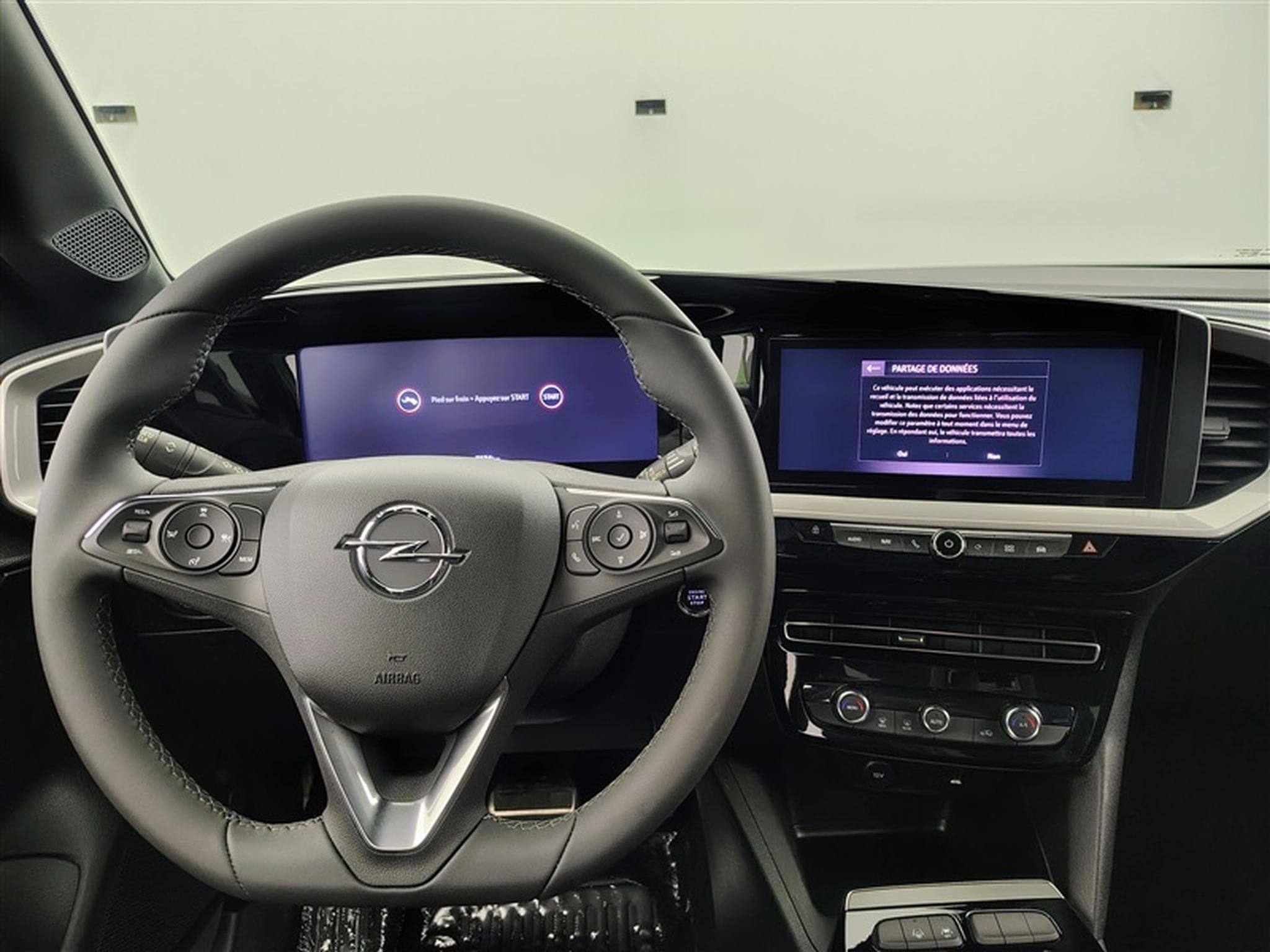 Opel Mokka e-Mokka Elegance NAVI / FULL LED / CUIR PARTIEL / CAMERA (2023) - Photo 9