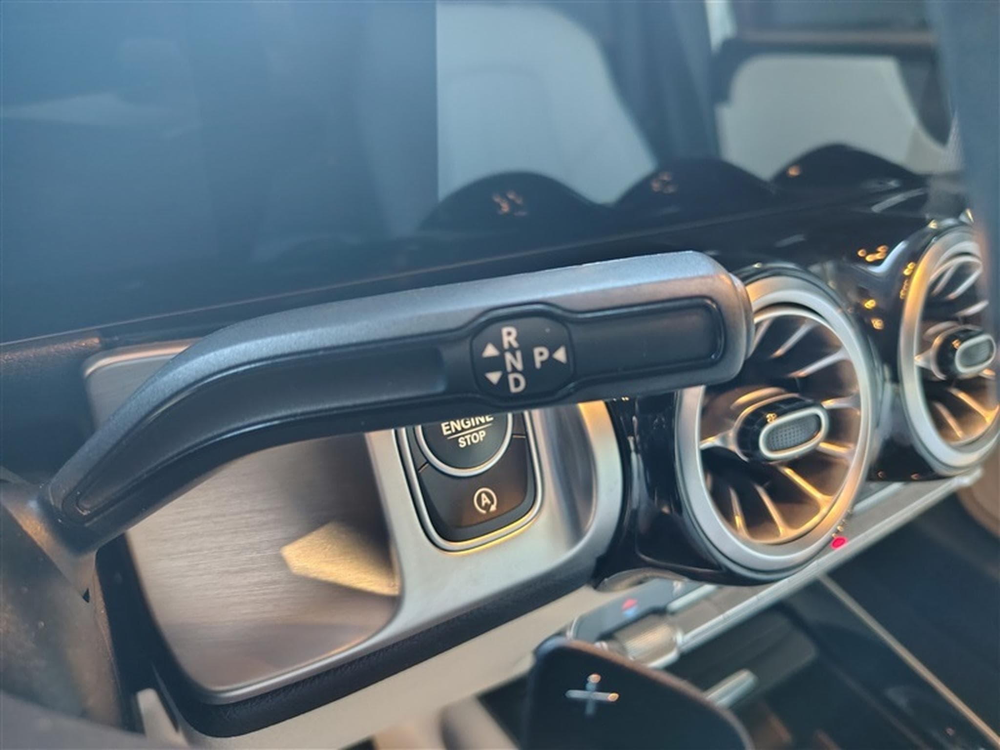 Mercedes GLB 180 d AUTOM. Luxury NAVI / CUIR SPORT / FULL LED (2022) - Photo 12