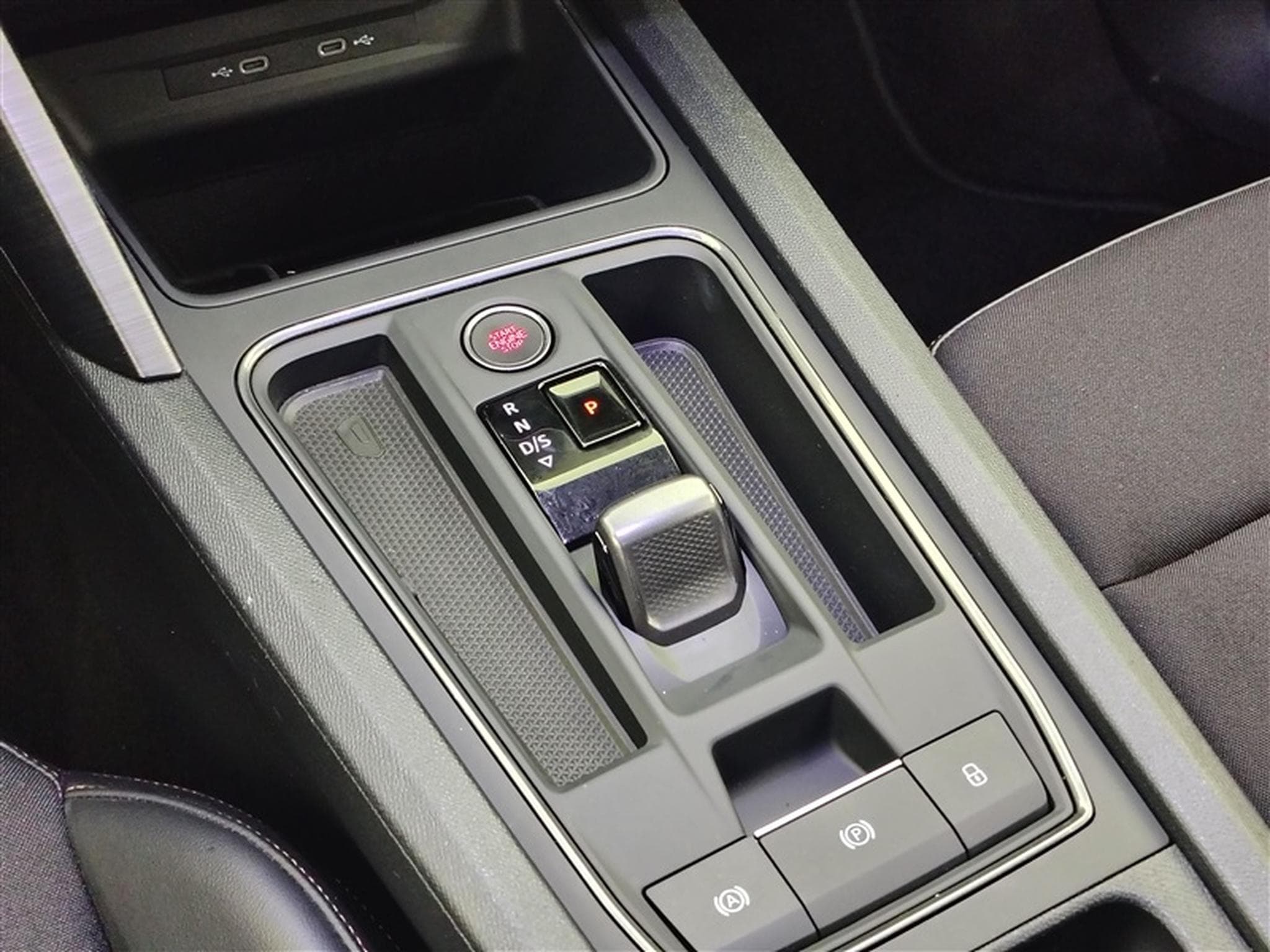 Cupra Leon 1.5 eTSI 150cv DSG  S-CUIR / NAVI / FULL LED / CARPLAY (2024) - Photo 12