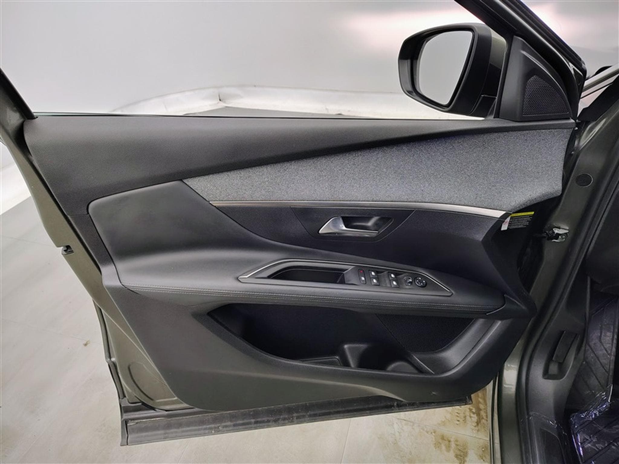 Peugeot 3008 1.2 EAT8 Allure Navi / PDC+Caméra (2019) - Photo 17