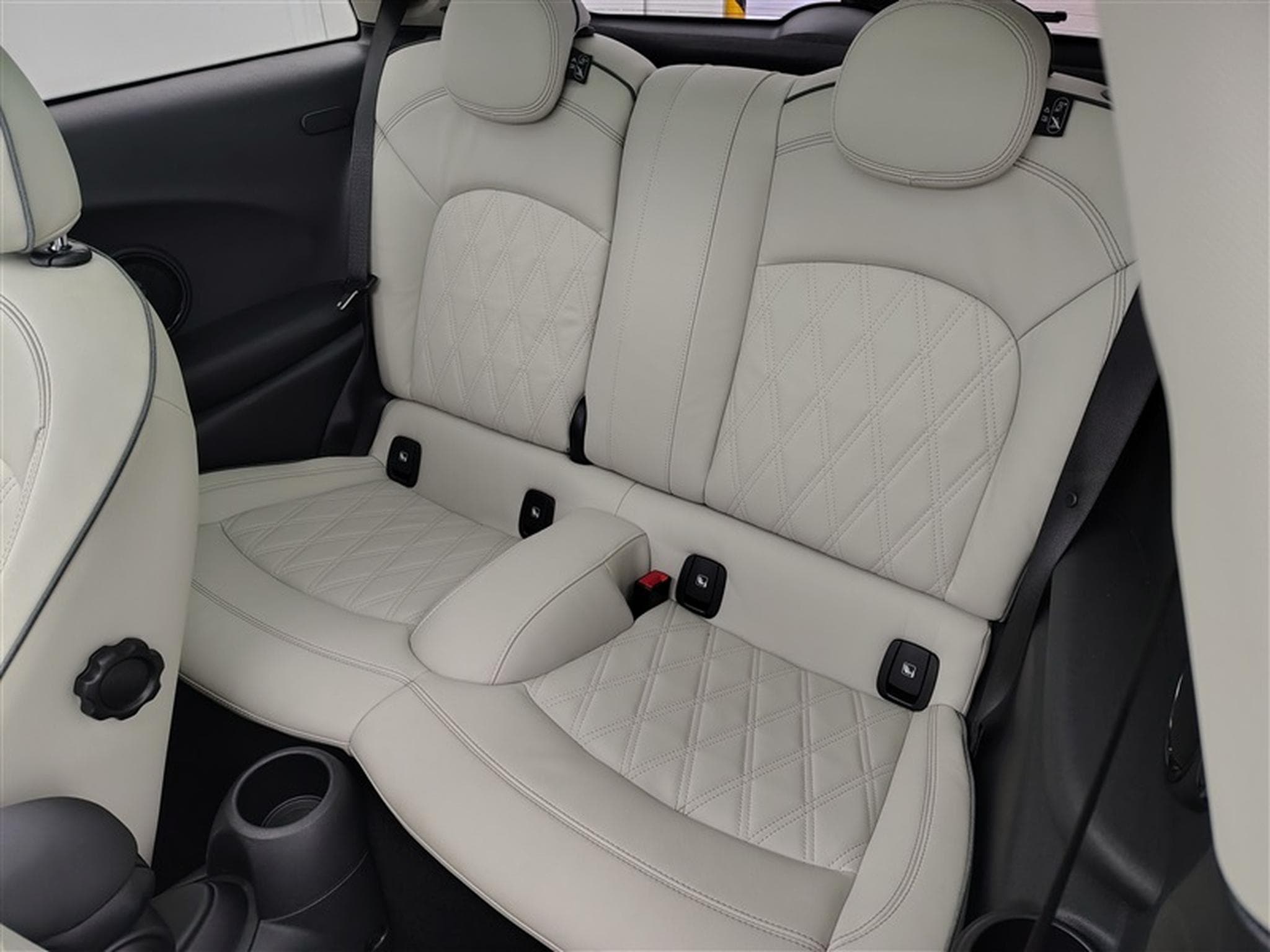 MINI Cooper 2.0i Cooper S (2022) - Photo 13
