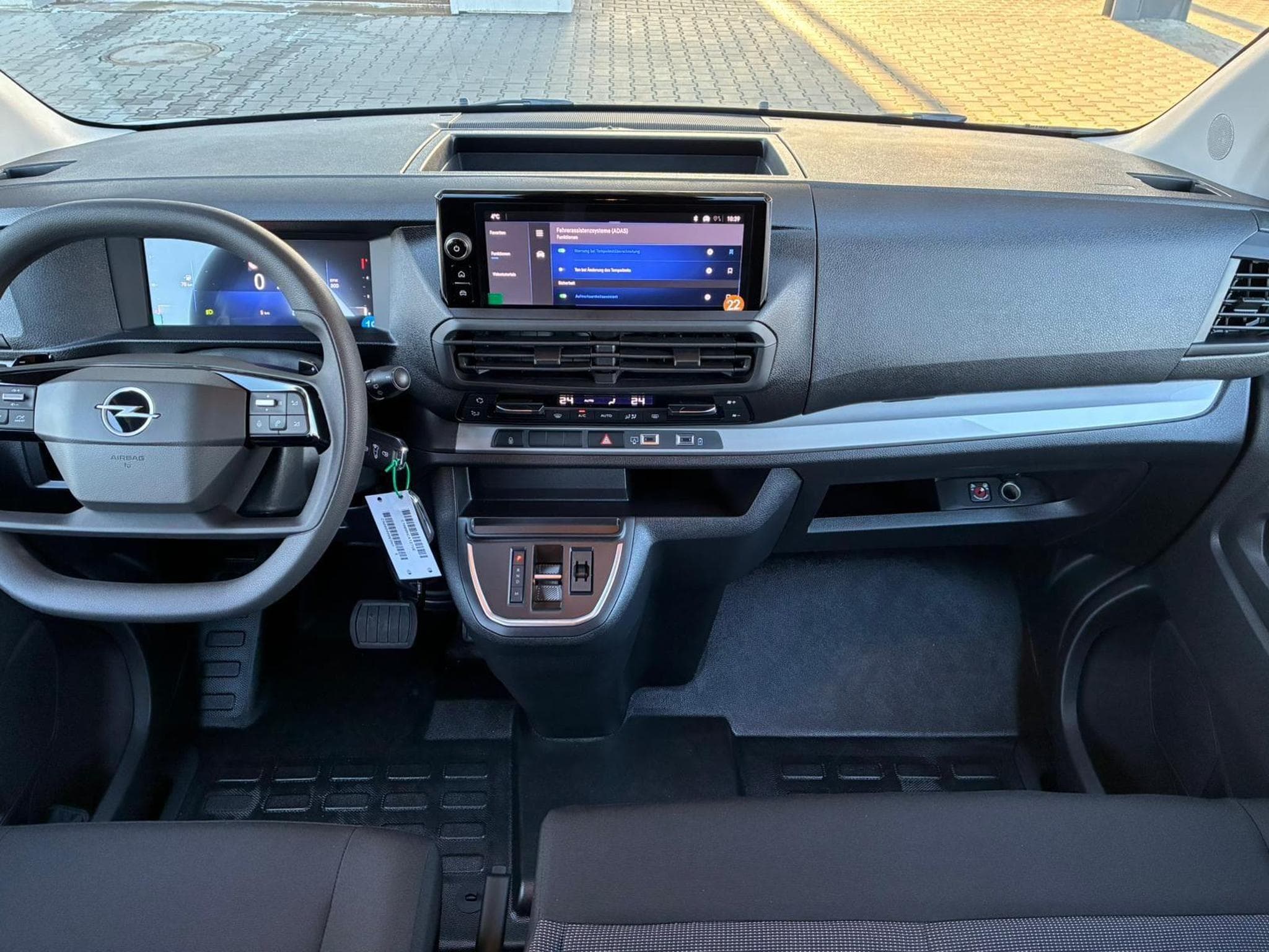 Opel Vivaro Kombi XL (2025) - Photo 6
