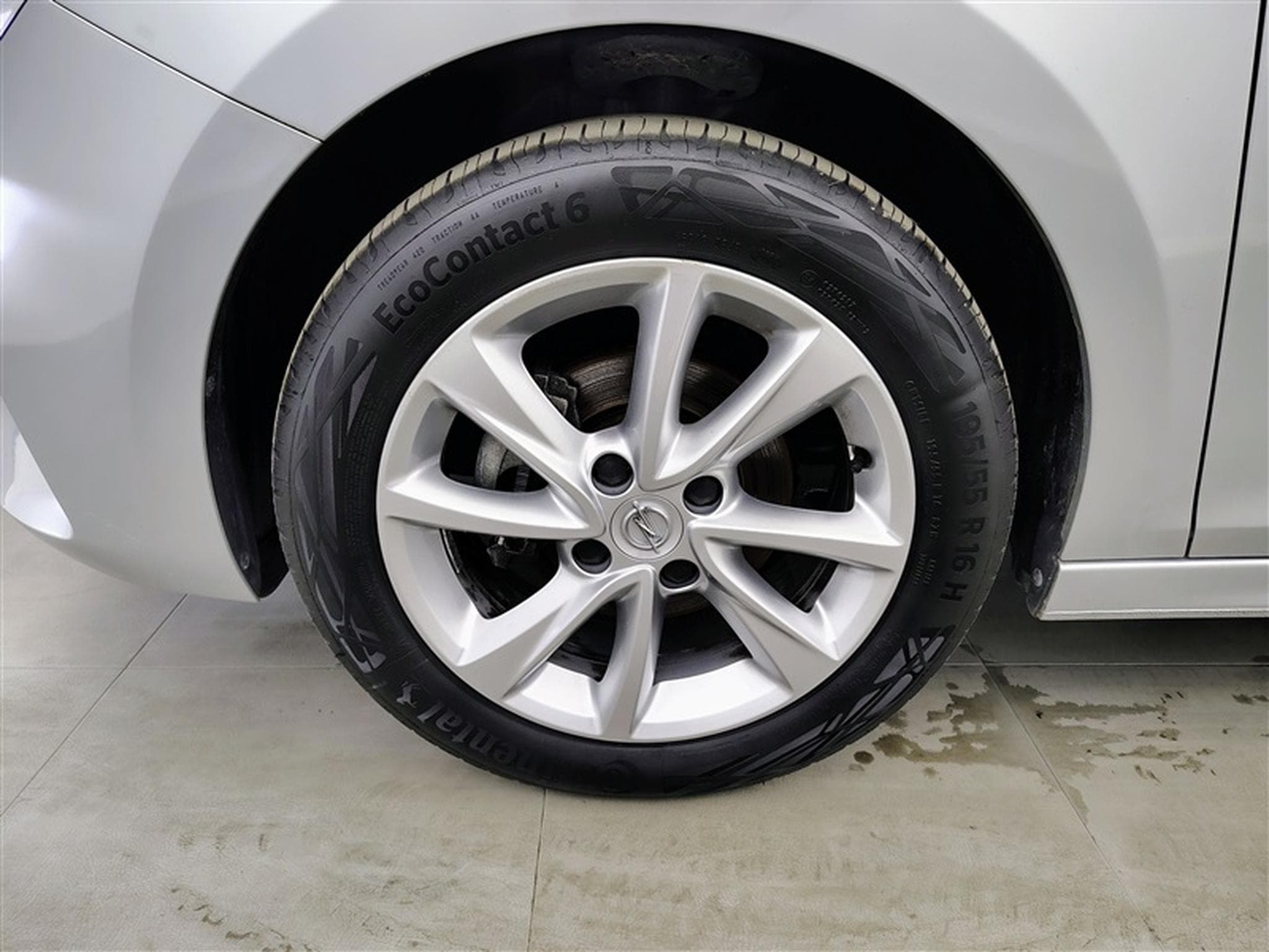Opel Corsa 1.2i Elegance NAVI / FULL LED / PDC (2023) - Photo 6