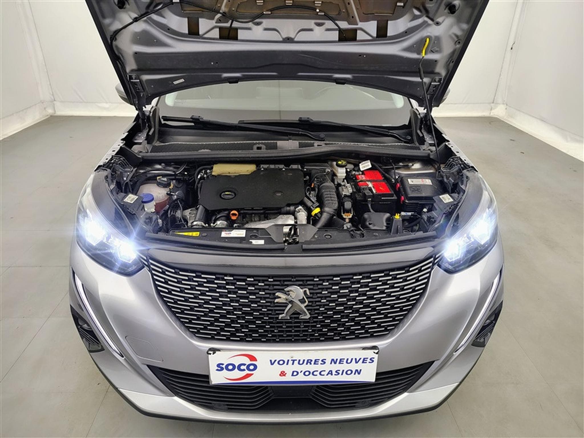 Peugeot 2008 1.5 BlueHDi Active **CAM/NAVI/CARPLAY** (2021) - Photo 19