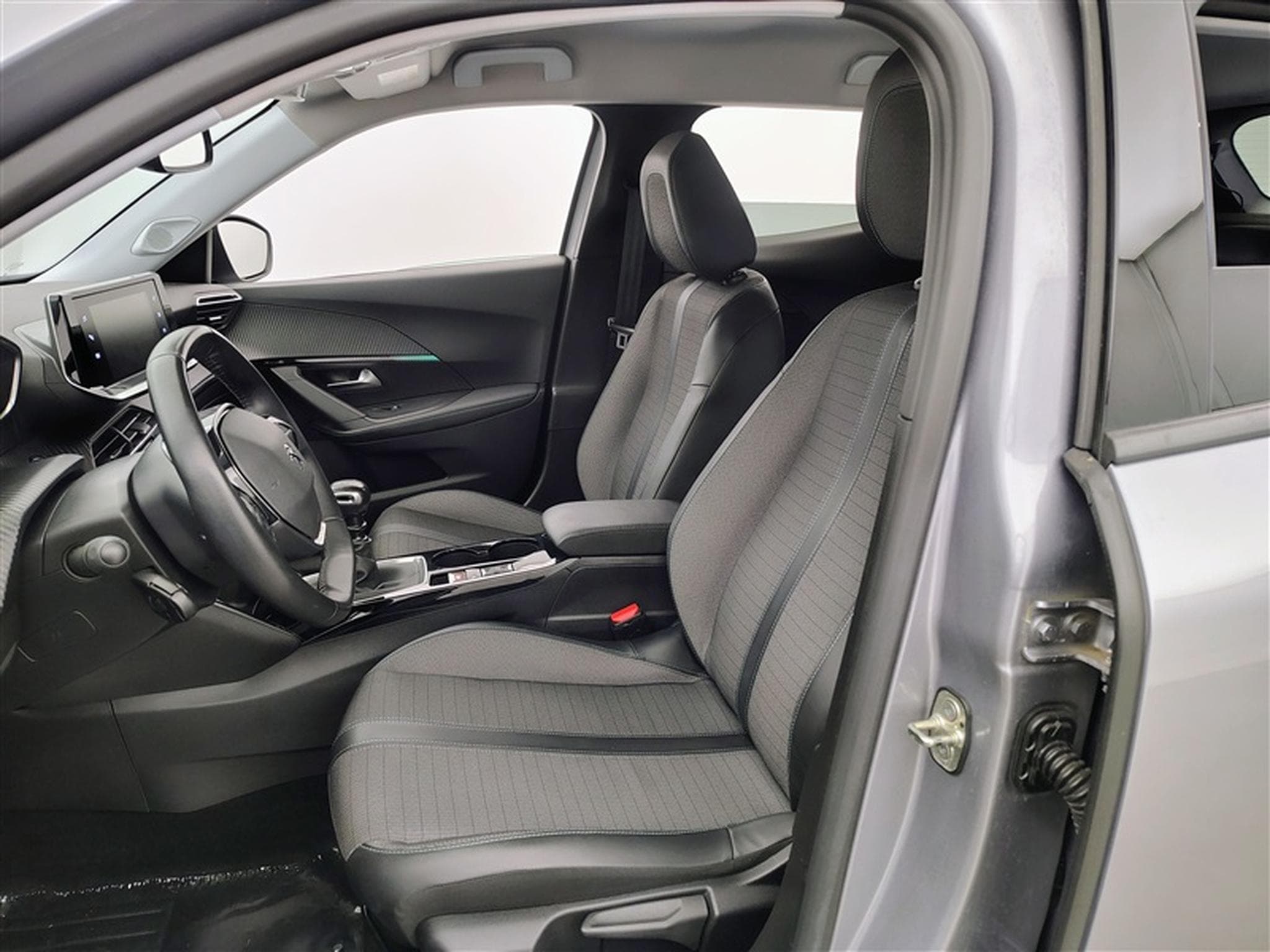 Peugeot 2008 1.5 BlueHDi Active **CAM/NAVI/CARPLAY** (2021) - Photo 7