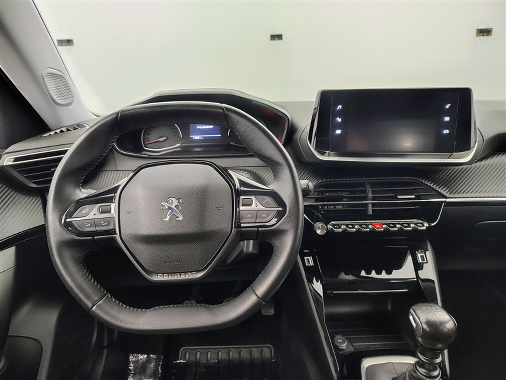 Peugeot 2008 1.5 BlueHDi Active **CAM/NAVI/CARPLAY** (2021) - Photo 9