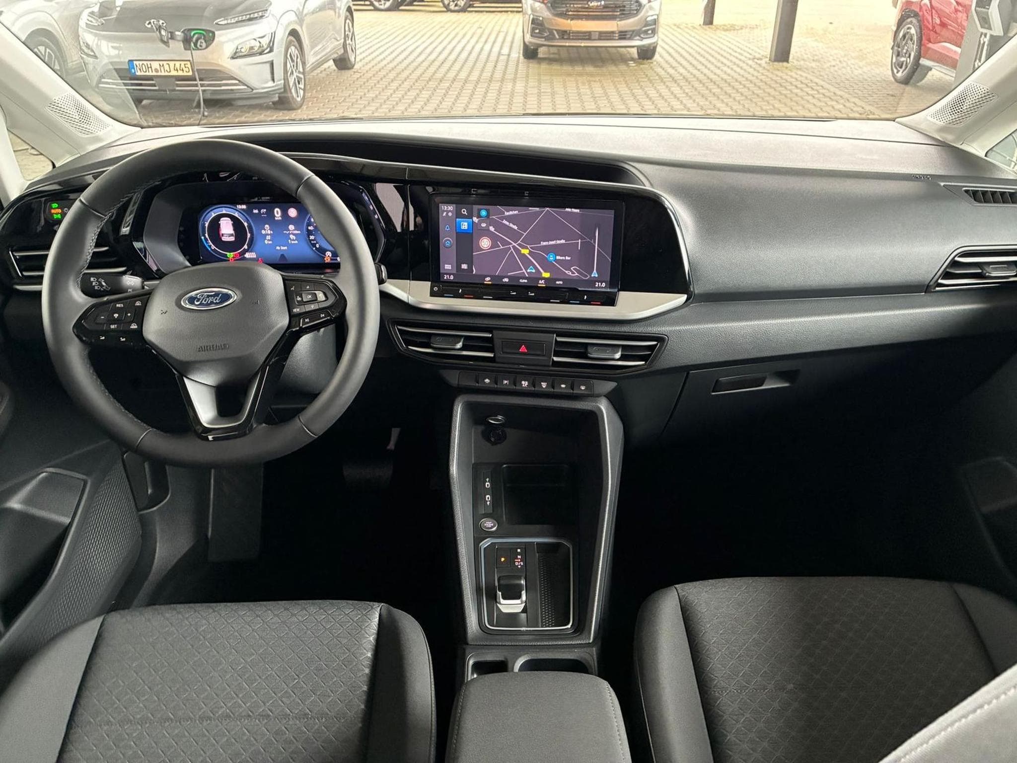 Ford Tourneo Titanium L2 (2026) - Photo 8