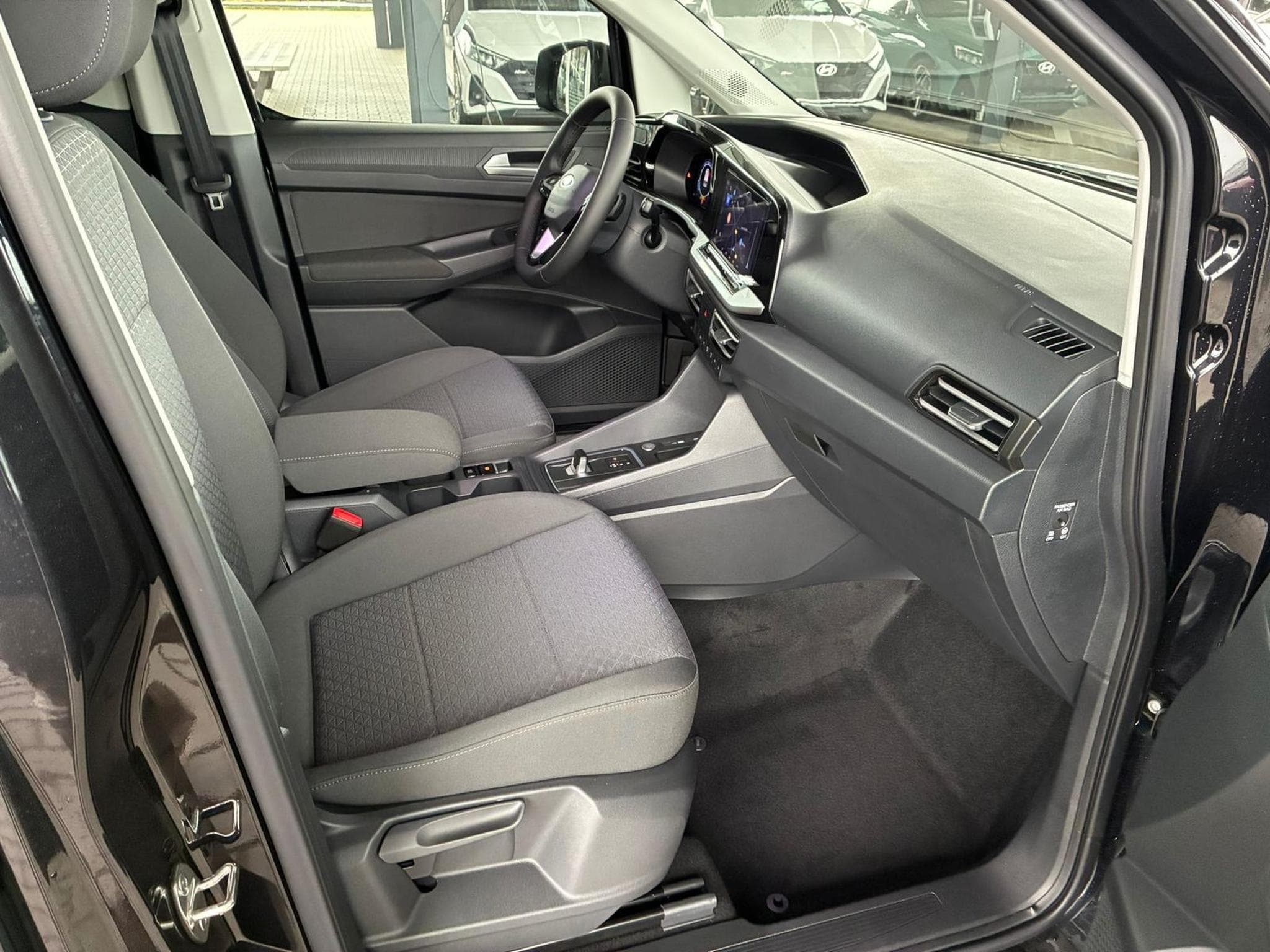 Ford Tourneo Titanium L2 (2026) - Photo 9