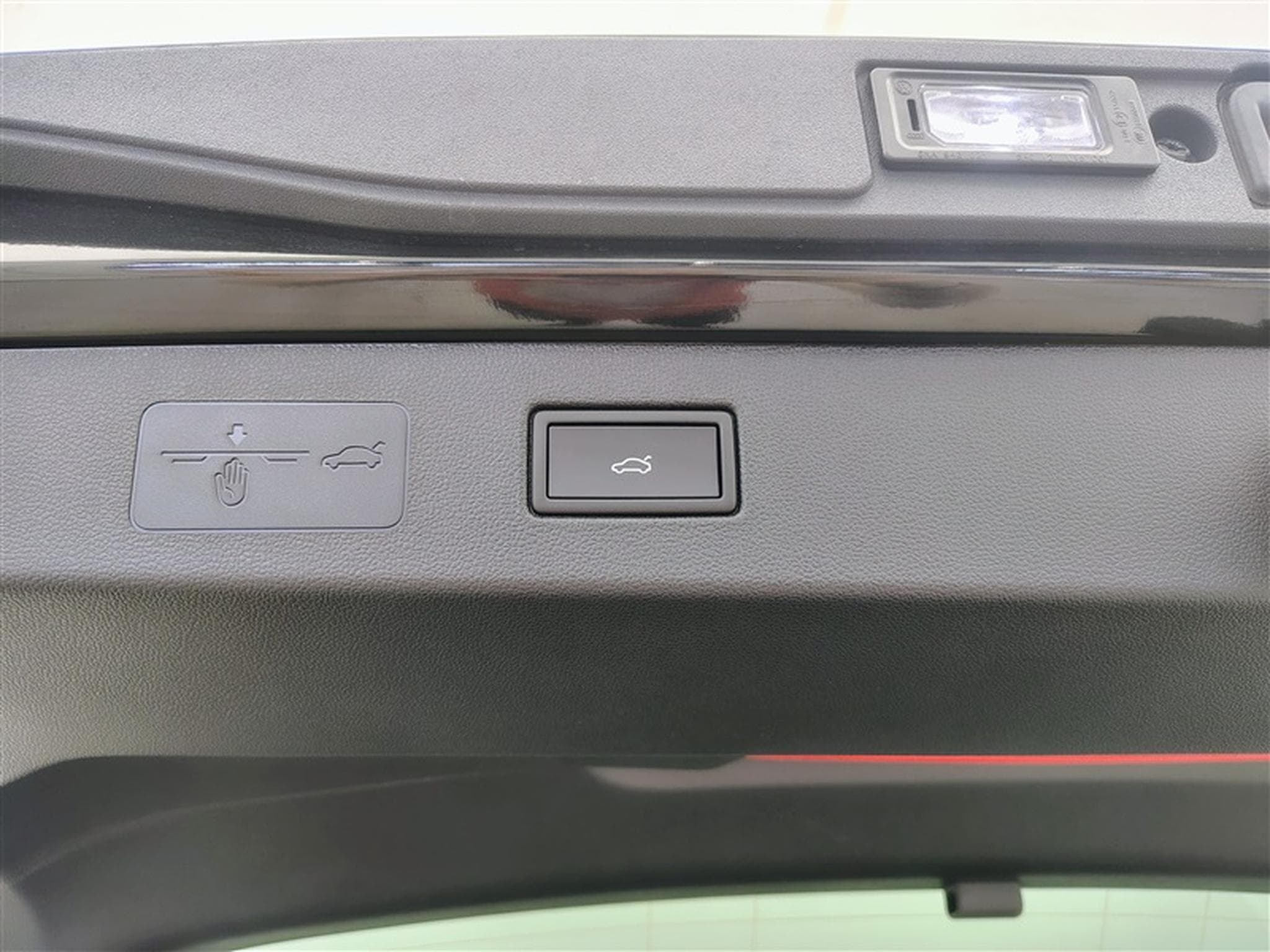VW T-Roc 1.5 TSI 150cv DSG R-Line CARPLAY / FULL LED / PANO / CAMERA (2026) - Photo 20