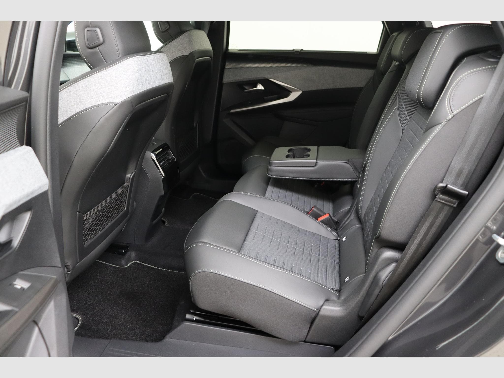 Peugeot 5008 GT (2026) - Photo 13