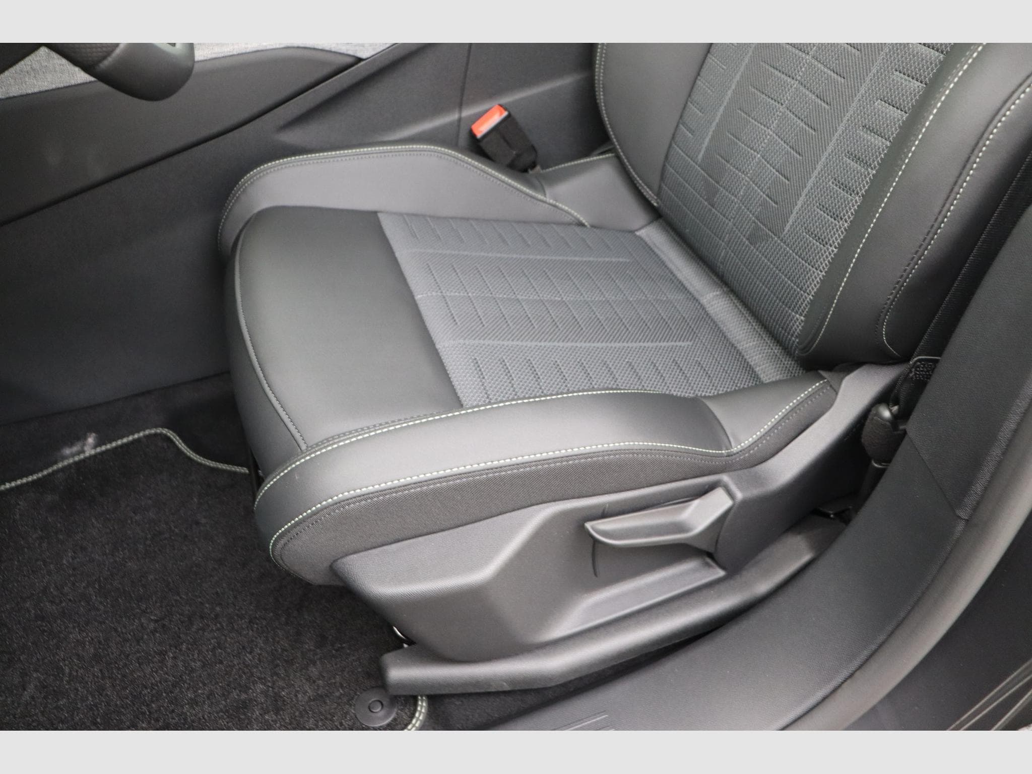 Peugeot 5008 GT (2026) - Photo 15