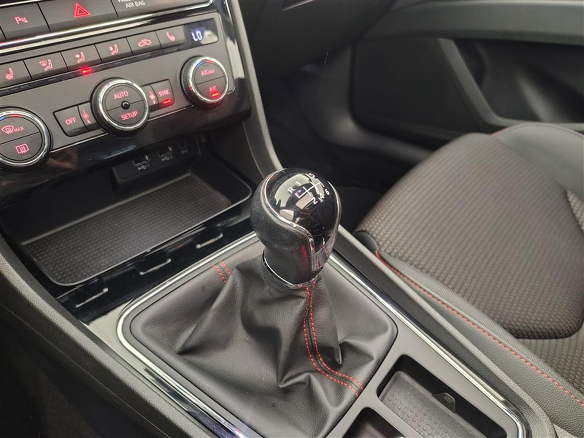 Seat Leon ST 1.5 TSI FR CARPLAY/PDC/PANO OUV./CLIM (2020) - Photo 12