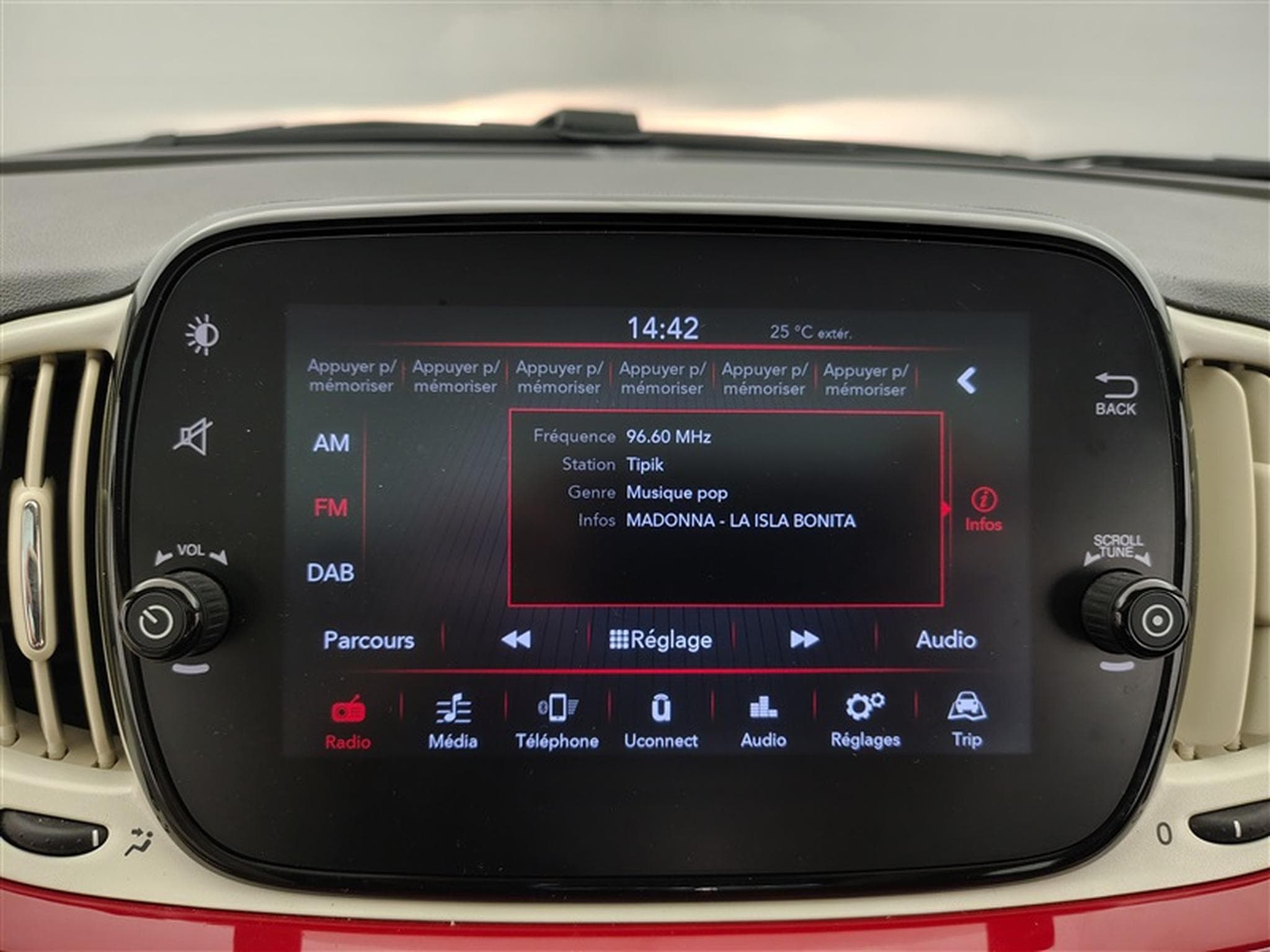 Fiat 500 1.0i MHEV Dolcevita (2024) - Photo 11