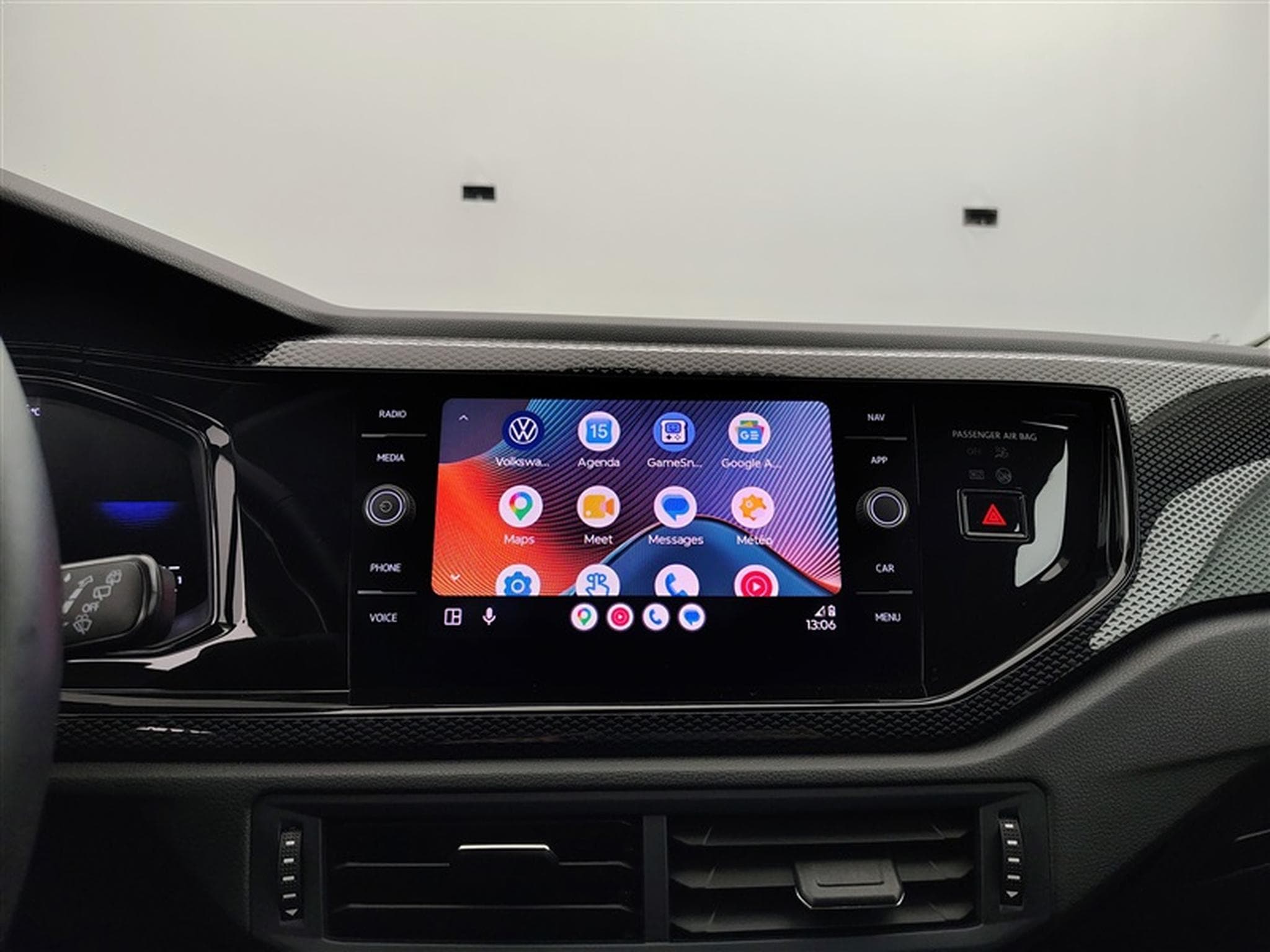 VW Taigo 1.0 TSI 95cv Style CARPLAY / FULL LED / CAMERA / JA 17" (2025) - Photo 20