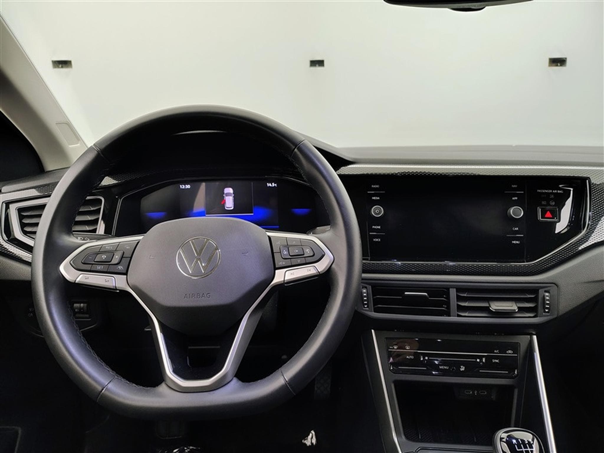 VW Taigo 1.0 TSI 95cv Style CARPLAY / FULL LED / CAMERA / JA 17" (2025) - Photo 9