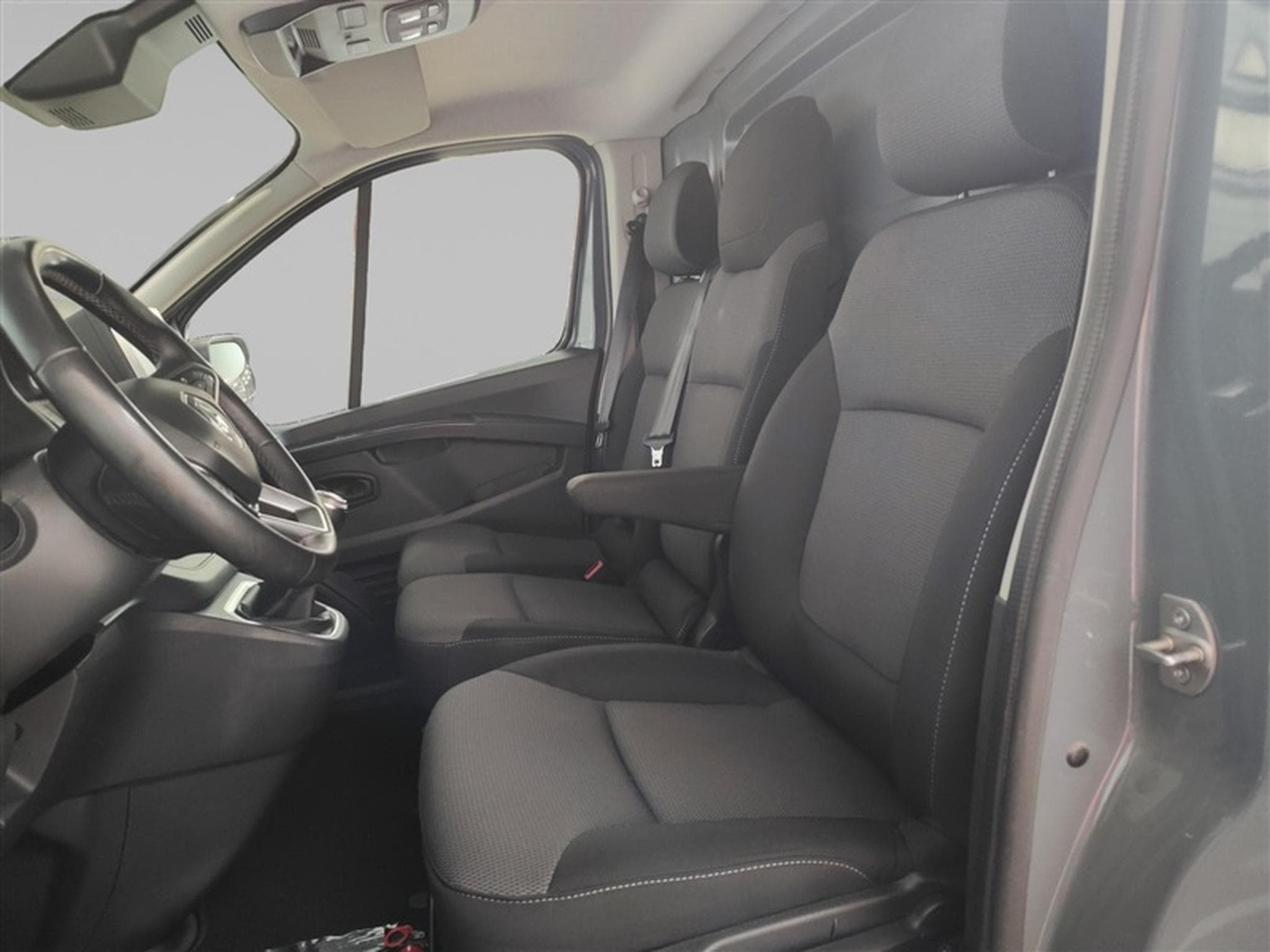 Renault Trafic 2.0 Blue dCi L1 Zen S/S (2024) - Photo 7