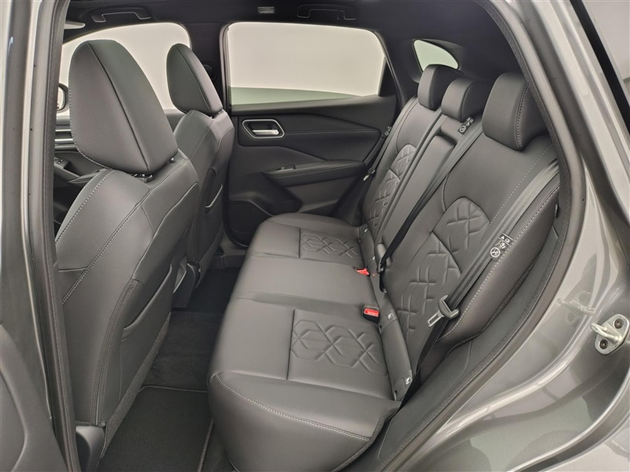 Nissan Qashqai 1.3 DIG-T MHEV X-Tronic Tekna NAVI / FULL LED / CUIR / PANO (2026) - Photo 13