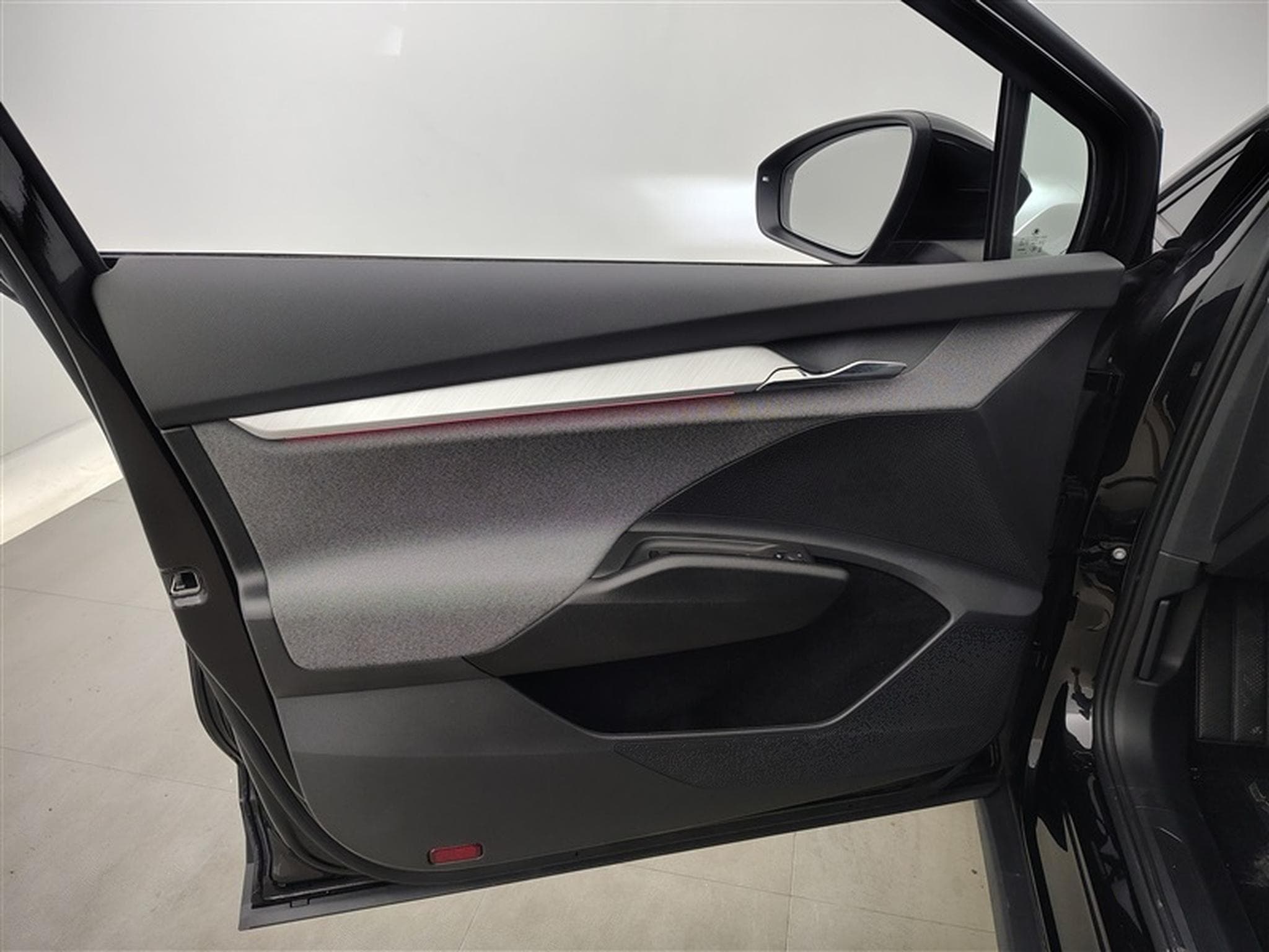 Skoda Enyaq ENYAQ IV 60 Business S-CUIR/NAVI/FULL LED/JA19/PDC (2023) - Photo 16