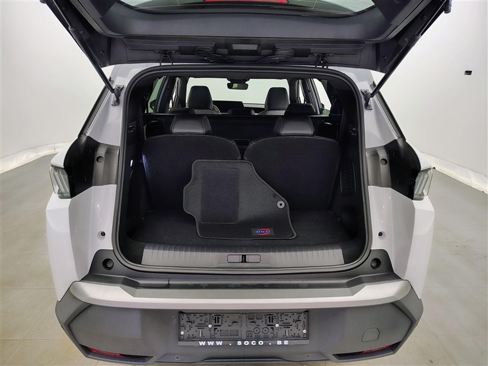 Peugeot 5008 1.2 HYBRID 145cv e-DSC6 Allure Pack 7pl. NAVI / CAMERA 360° (2025) - Photo 14