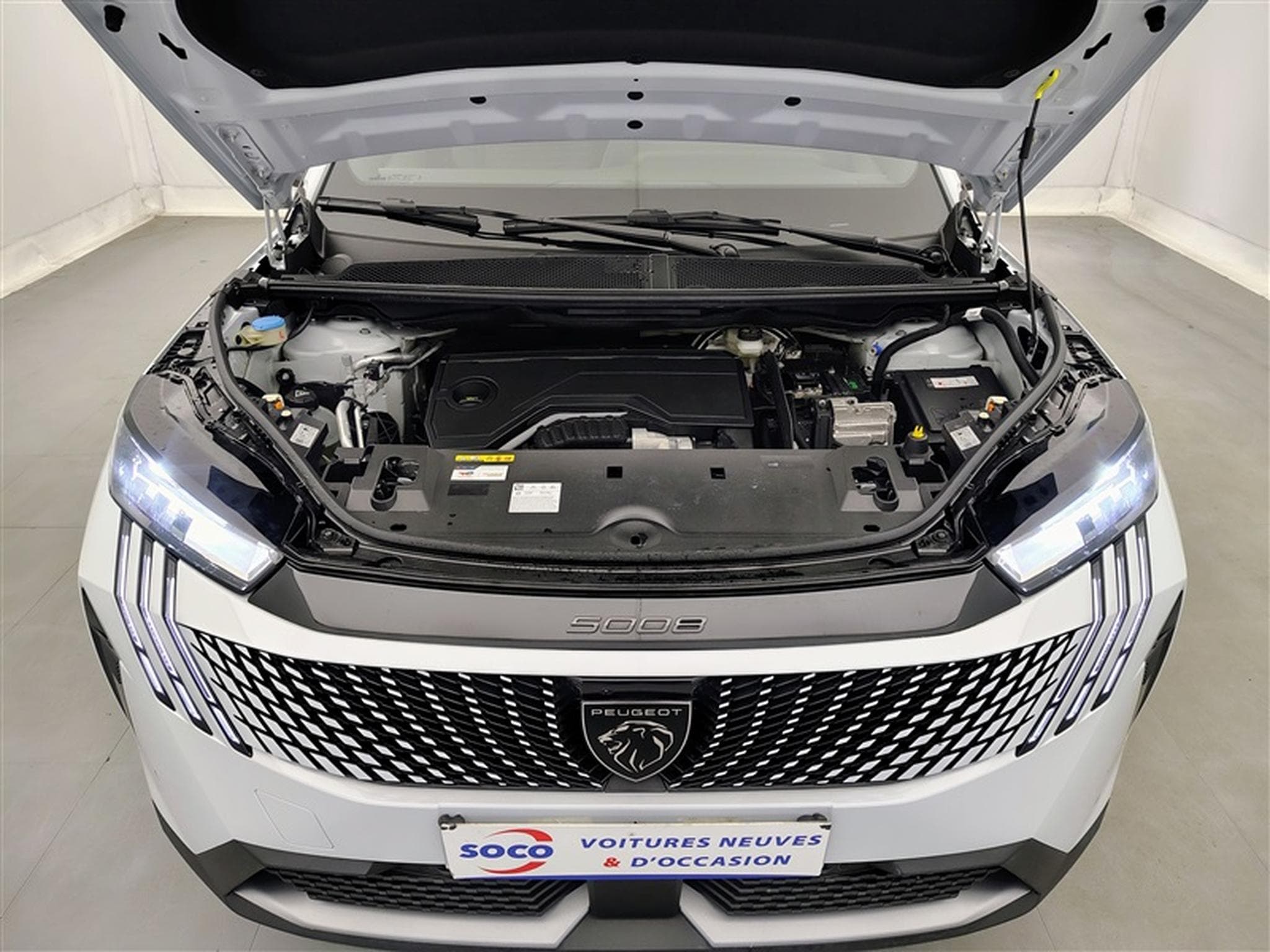 Peugeot 5008 1.2 HYBRID 145cv e-DSC6 Allure Pack 7pl. NAVI / CAMERA 360° (2025) - Photo 19