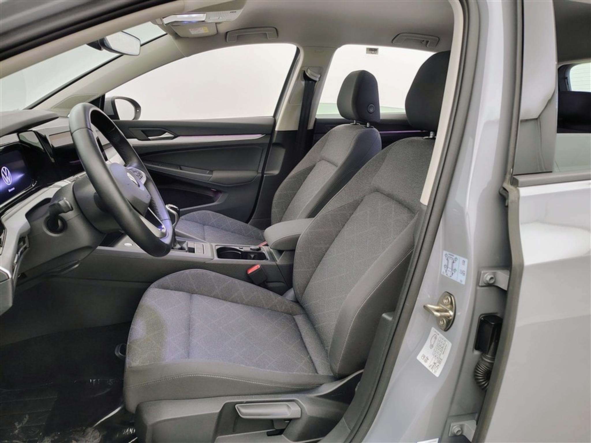 VW Golf 1.0 TSI 110 Life CARPLAY / FULL LED / ALU / PDC (2021) - Photo 7