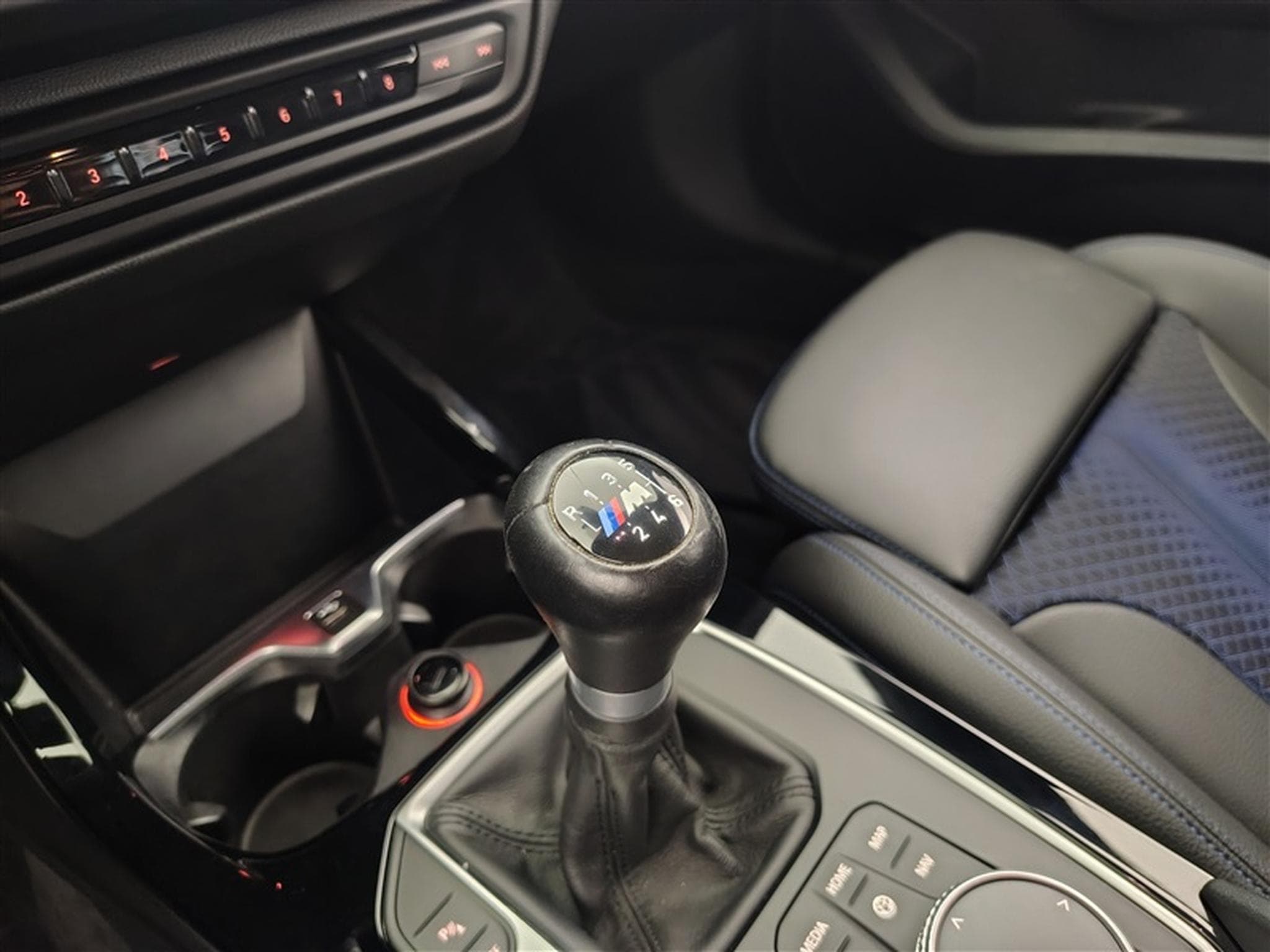 BMW 116 116d Pack M S-CUIR / NAVI / FULL LED / ALU (2021) - Photo 12