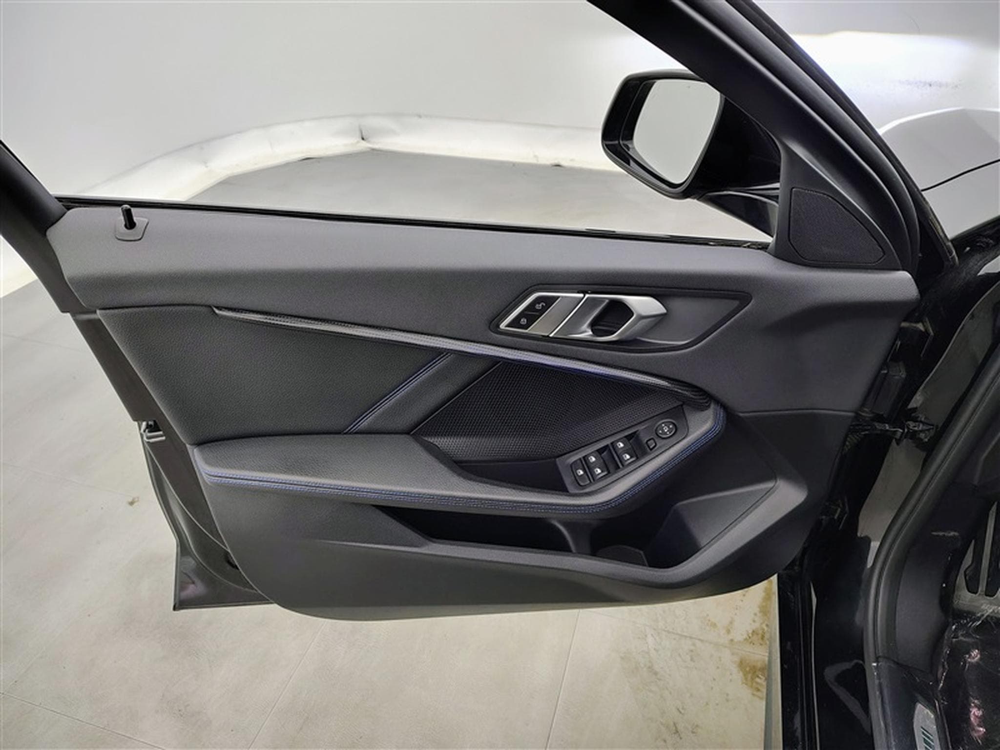 BMW 118 i Pack M   Navi Cockpit / Led/ PDC+Caméra (2022) - Photo 17