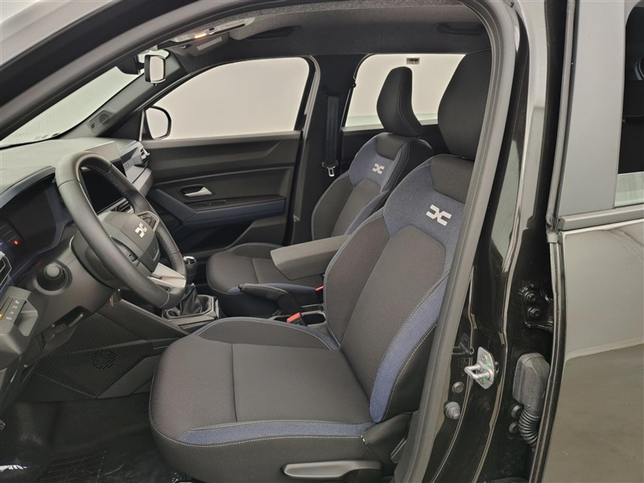 Dacia Duster 1.0 Eco-G100 Expression Navi / CarPlay / caméra (2025) - Photo 7