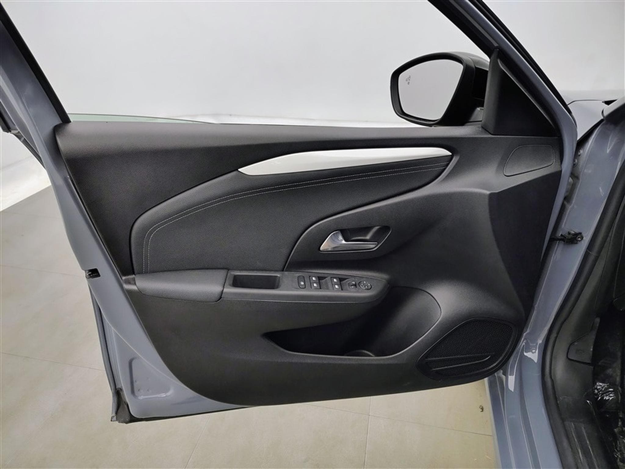 Opel Corsa 1.2 Turbo 100Cv GS CARPLAY / CAMERA / FULL LED / ALU (2025) - Photo 17