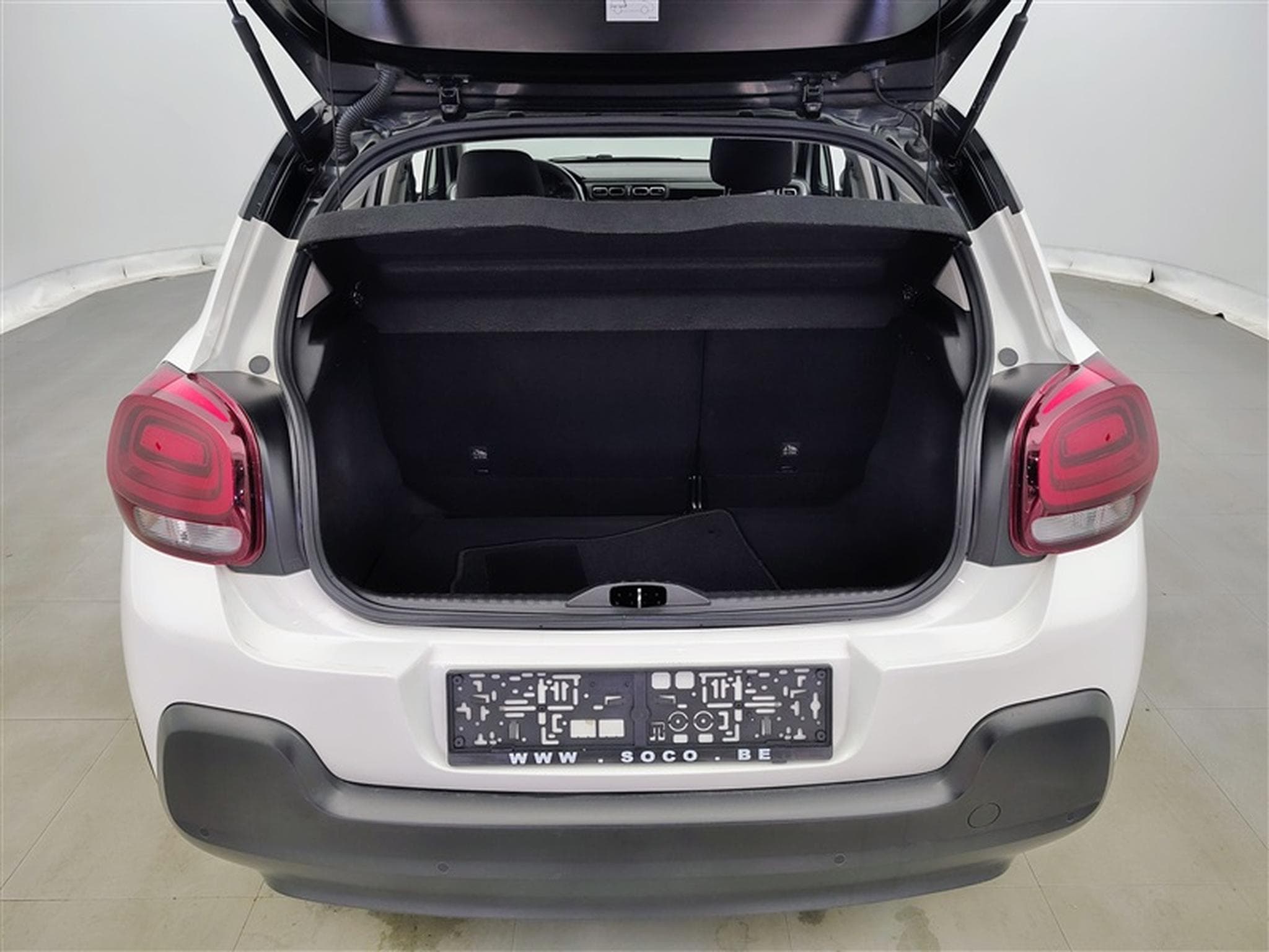 Citroen C3 1.2i PureTech Shine CARPLAY / FULL LED / JA 16" (2023) - Photo 14