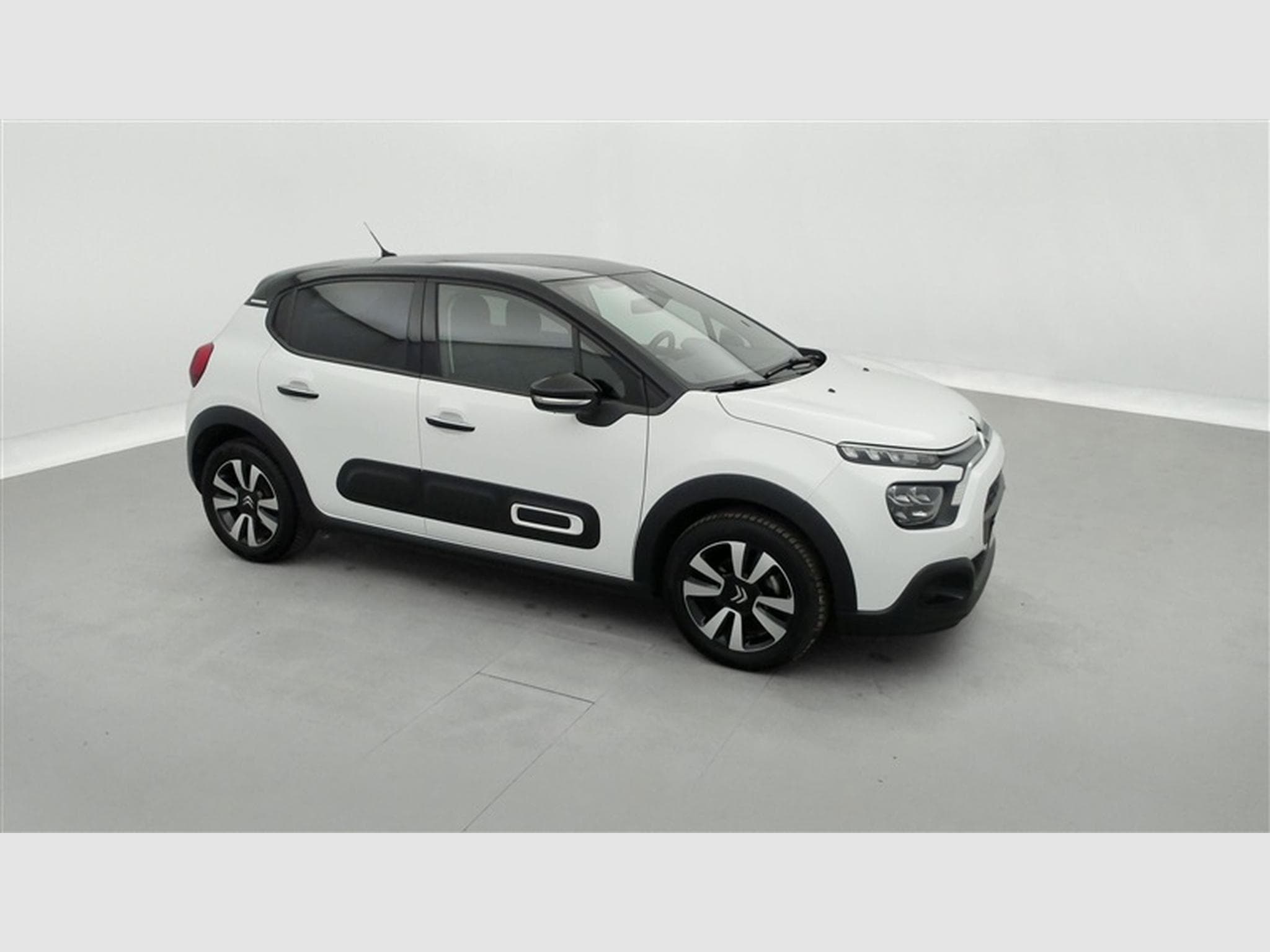 Citroen C3 1.2i PureTech Shine CARPLAY / FULL LED / JA 16" (2023) - Photo 22
