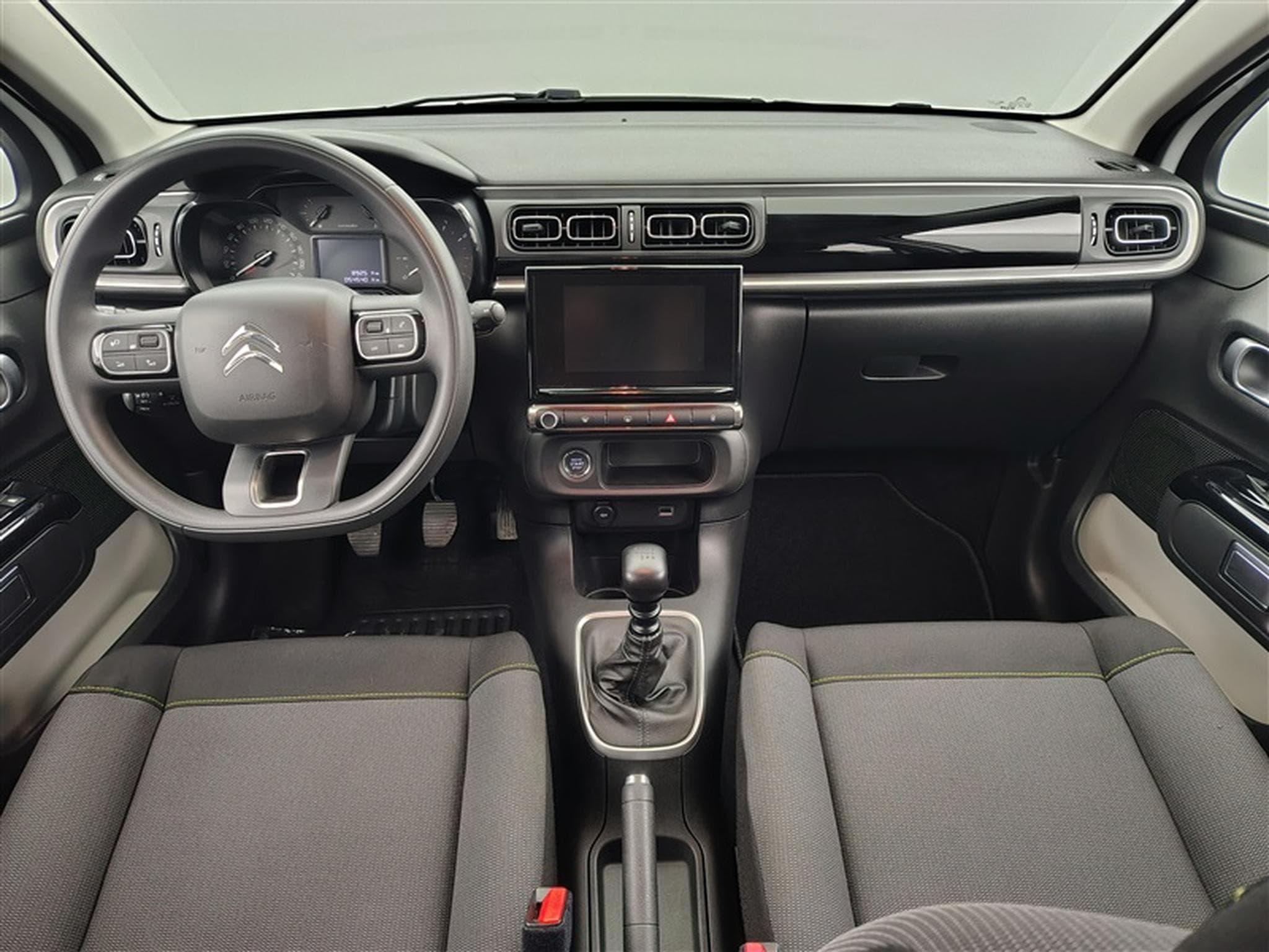 Citroen C3 1.2i PureTech Shine CARPLAY / FULL LED / JA 16" (2023) - Photo 8