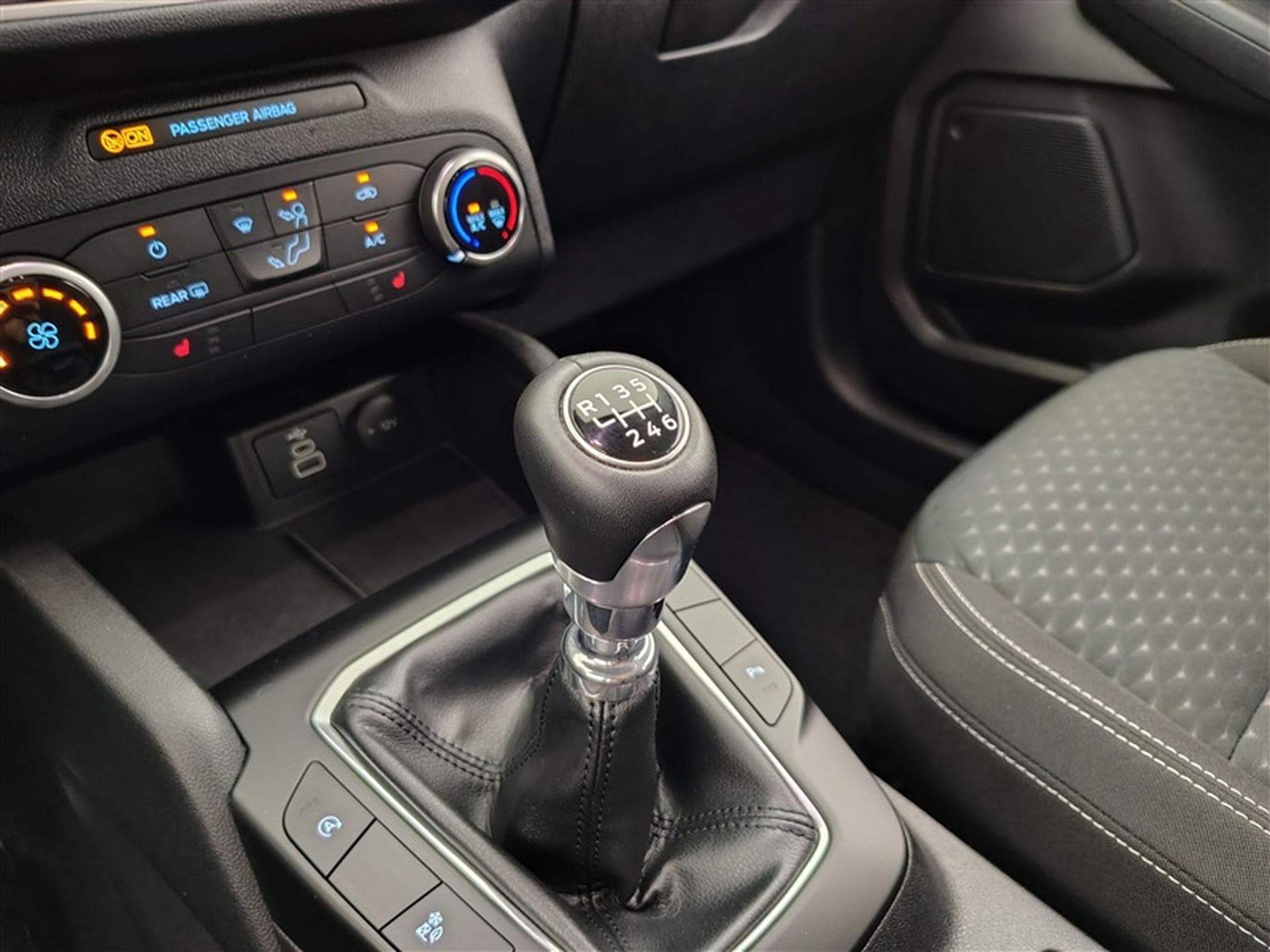 Ford Kuga 1.5 EcoBoost Connect NAVI / FULL LED / PDC AV+AR (2024) - Photo 12