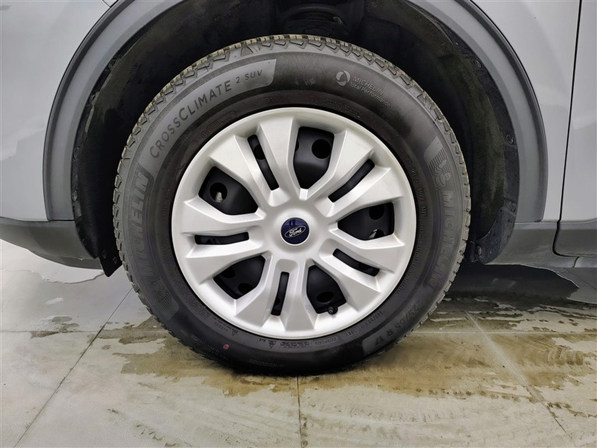 Ford Kuga 1.5 EcoBoost Connect NAVI / FULL LED / PDC AV+AR (2024) - Photo 6
