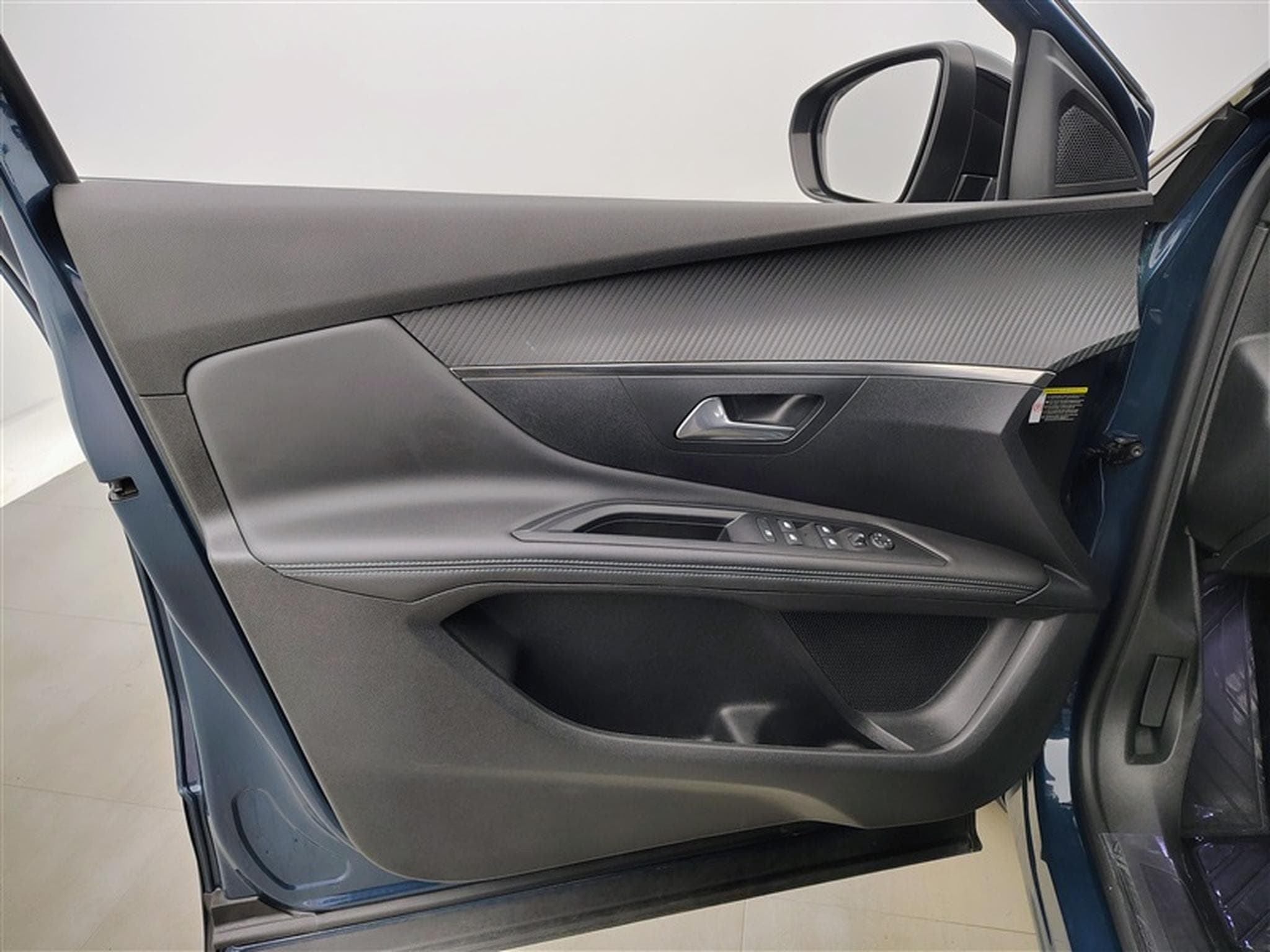 Peugeot 3008 1.2 PureTech Allure Pack S-CUIR / NAVI / CAMERA / CARPLAY (2023) - Photo 17