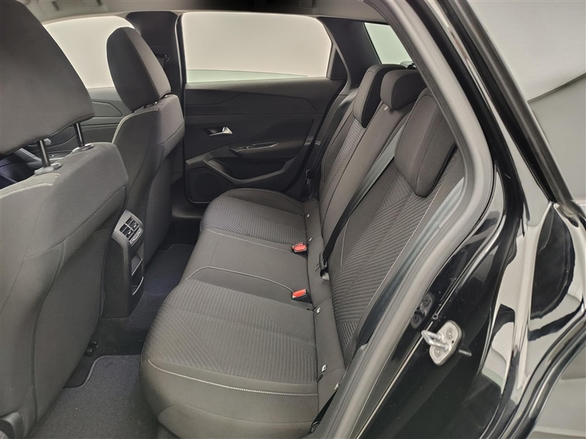 Peugeot 308 SW 1.2 PureTech 130cv EAT8 Active NAVI / FULL LED / PDC AR (2023) - Photo 13
