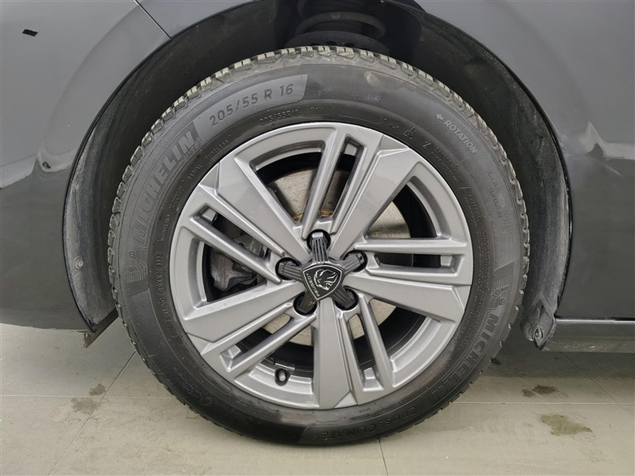 Peugeot 308 SW 1.2 PureTech 130cv EAT8 Active NAVI / FULL LED / PDC AR (2023) - Photo 6