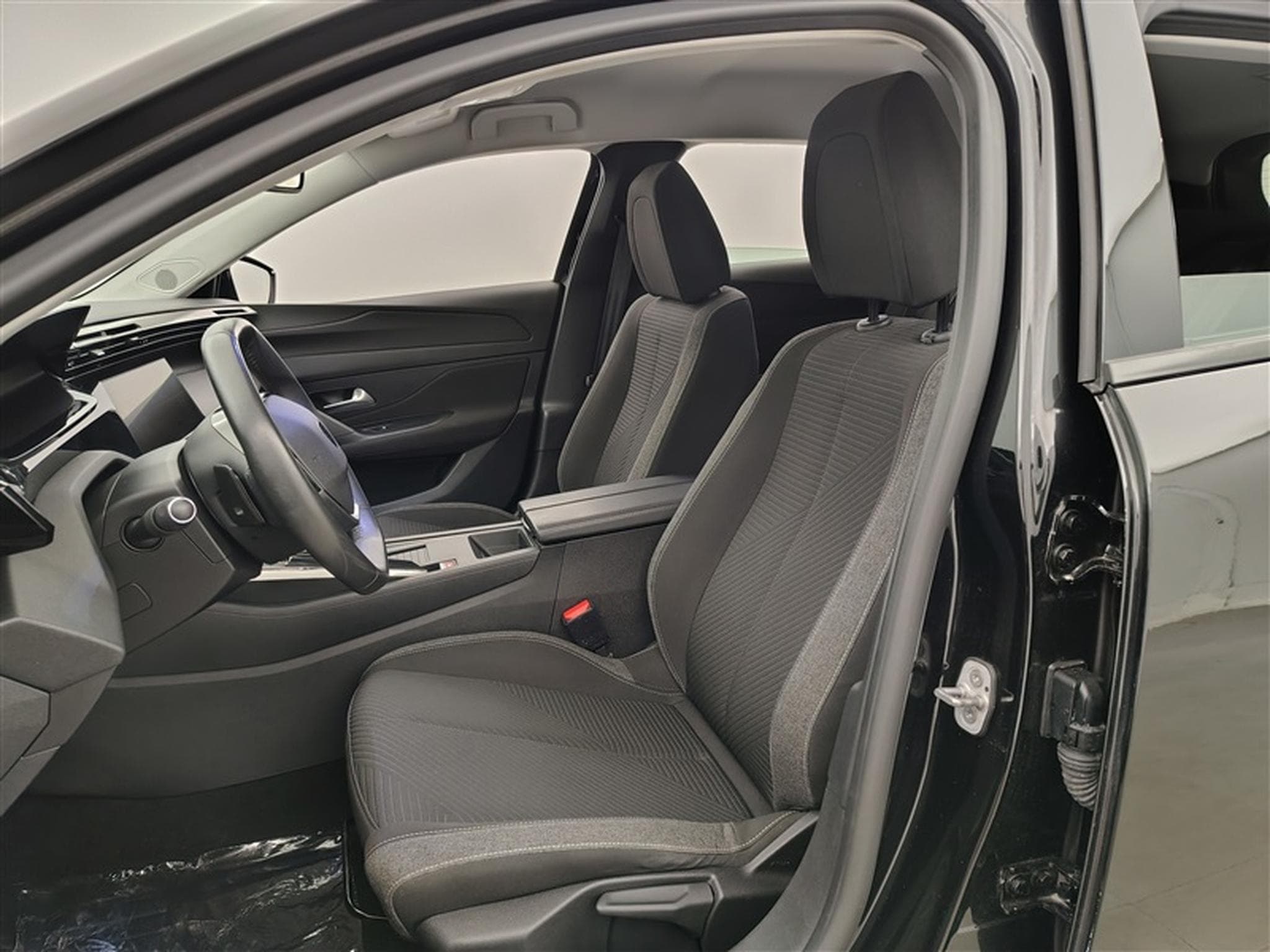 Peugeot 308 SW 1.2 PureTech 130cv EAT8 Active NAVI / FULL LED / PDC AR (2023) - Photo 7