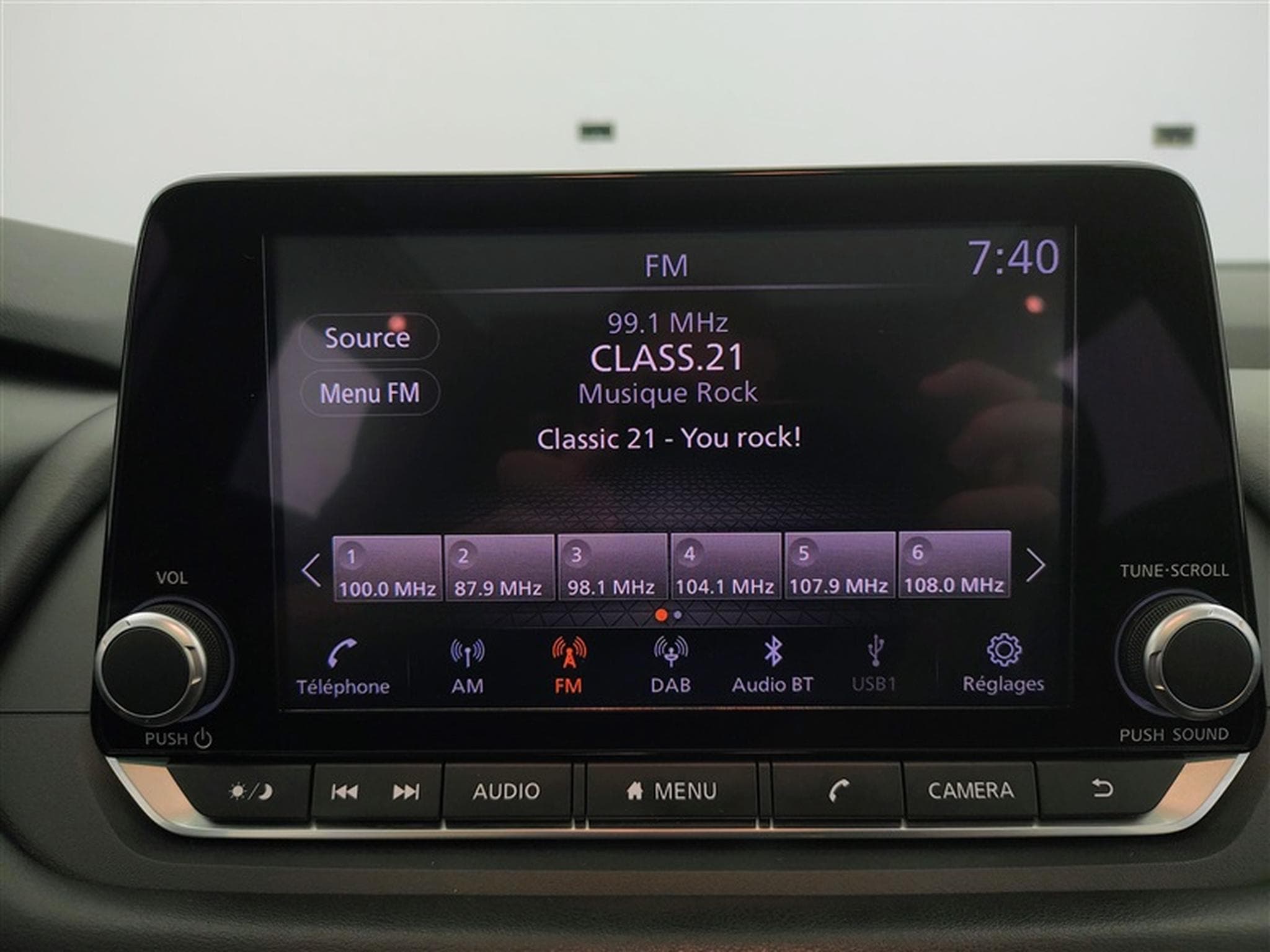 Nissan Qashqai 1.3 DIG-T MHEV N-Connecta (2022) - Photo 11