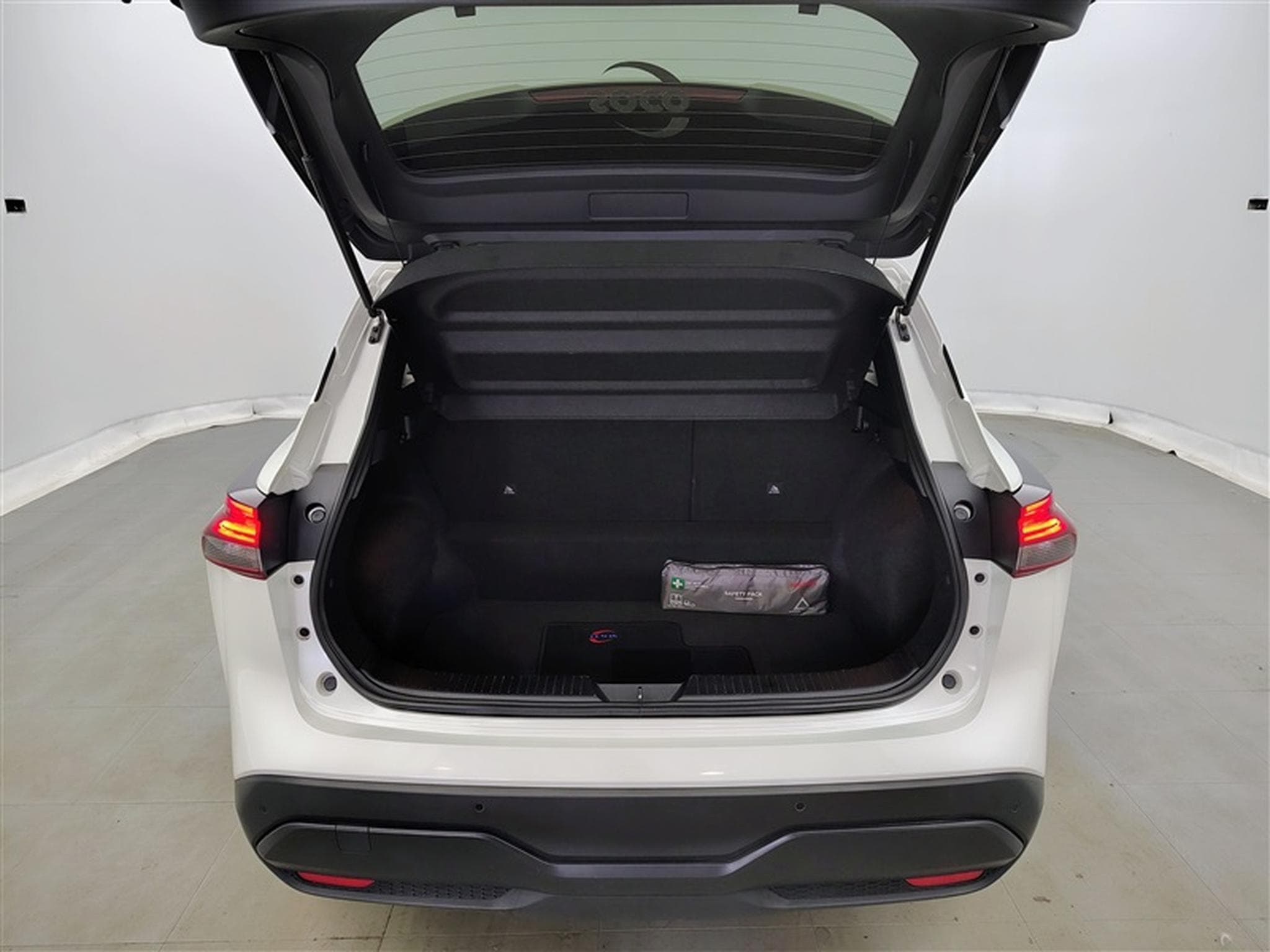 Nissan Qashqai 1.3 DIG-T MHEV N-Connecta (2022) - Photo 14