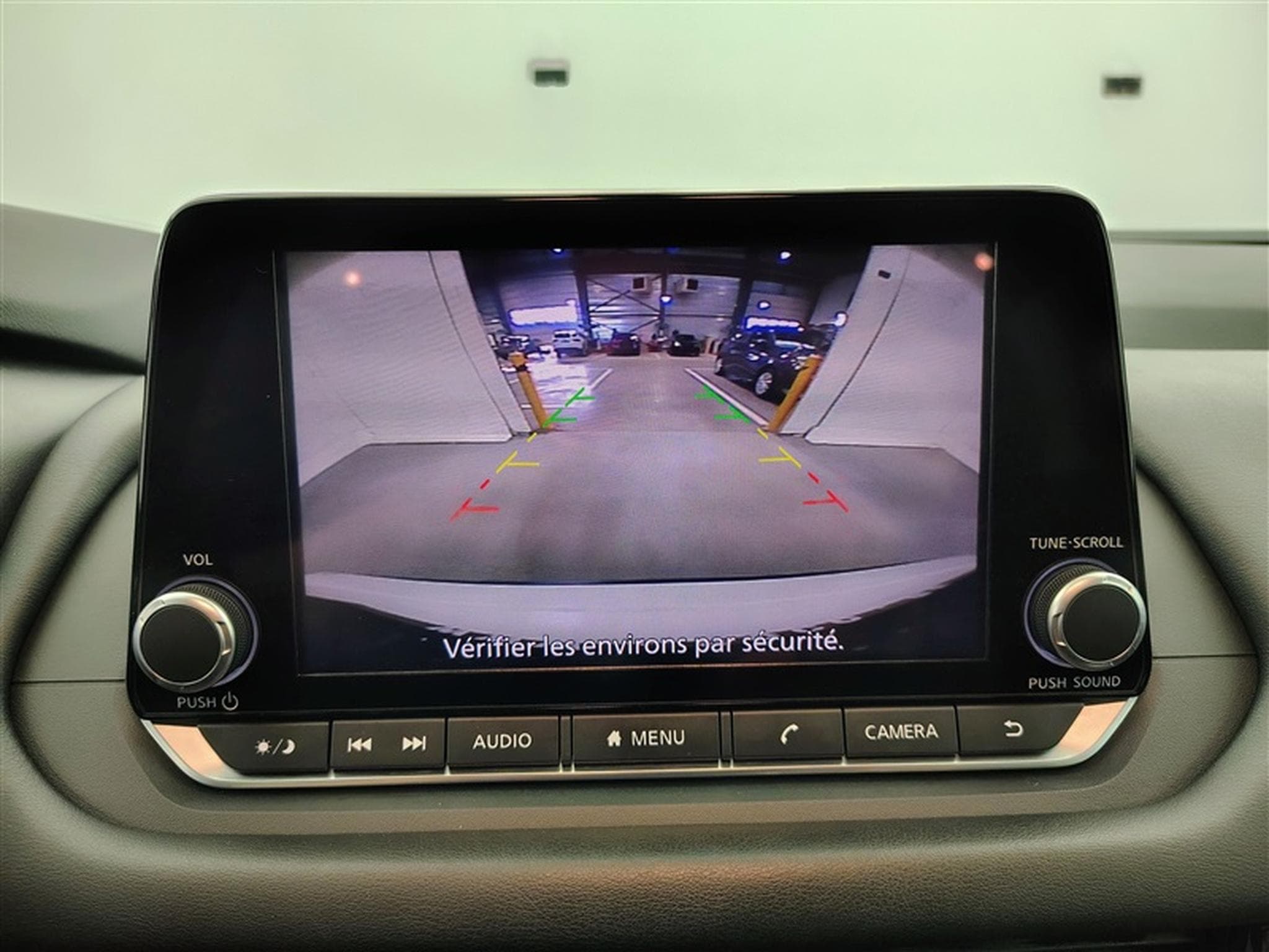 Nissan Qashqai 1.3 DIG-T MHEV N-Connecta (2022) - Photo 18
