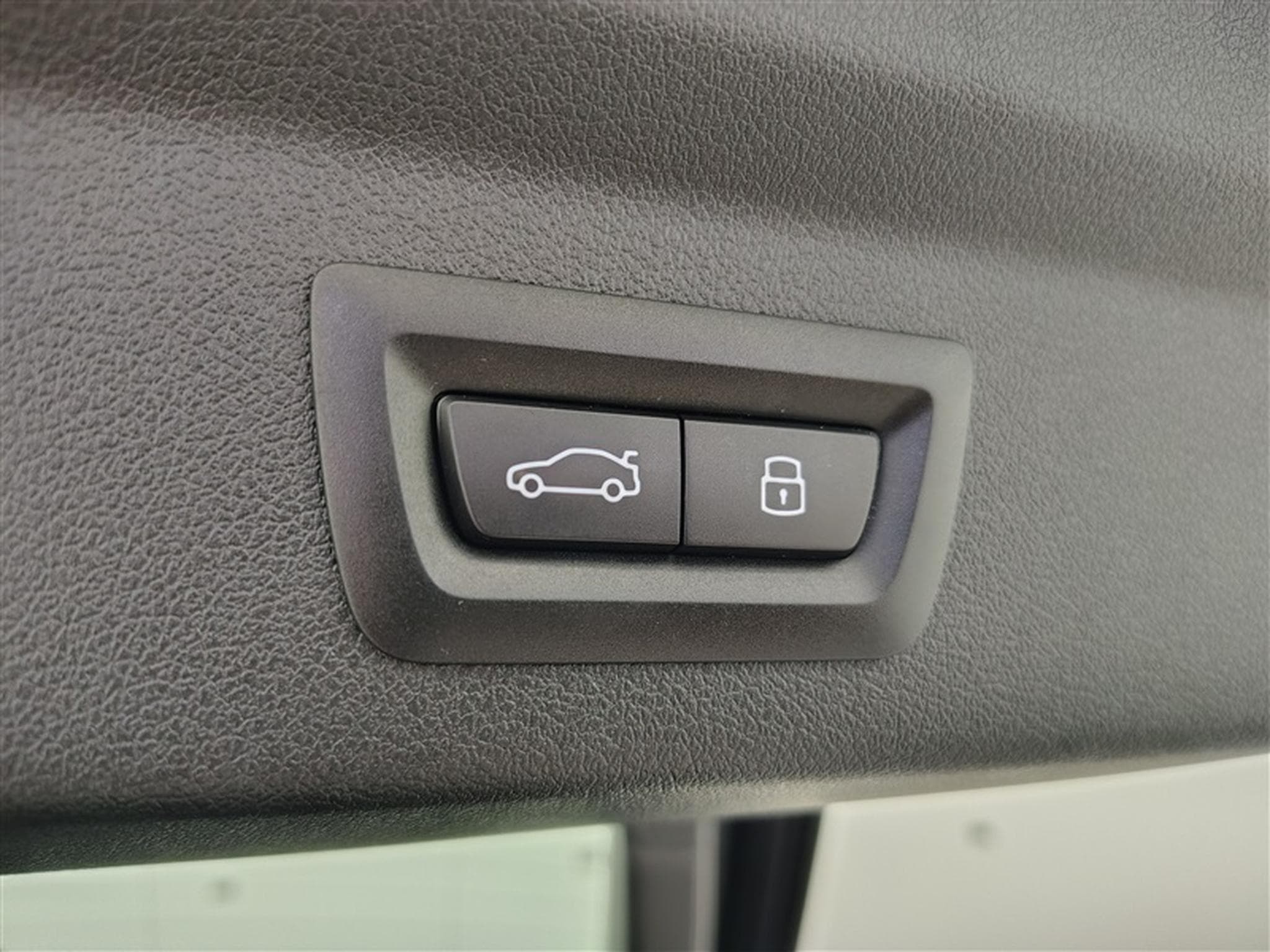 BMW X2 1.5iA sDrive20 PACK M NAVI / FULL LED / S-CUIR (2024) - Photo 18