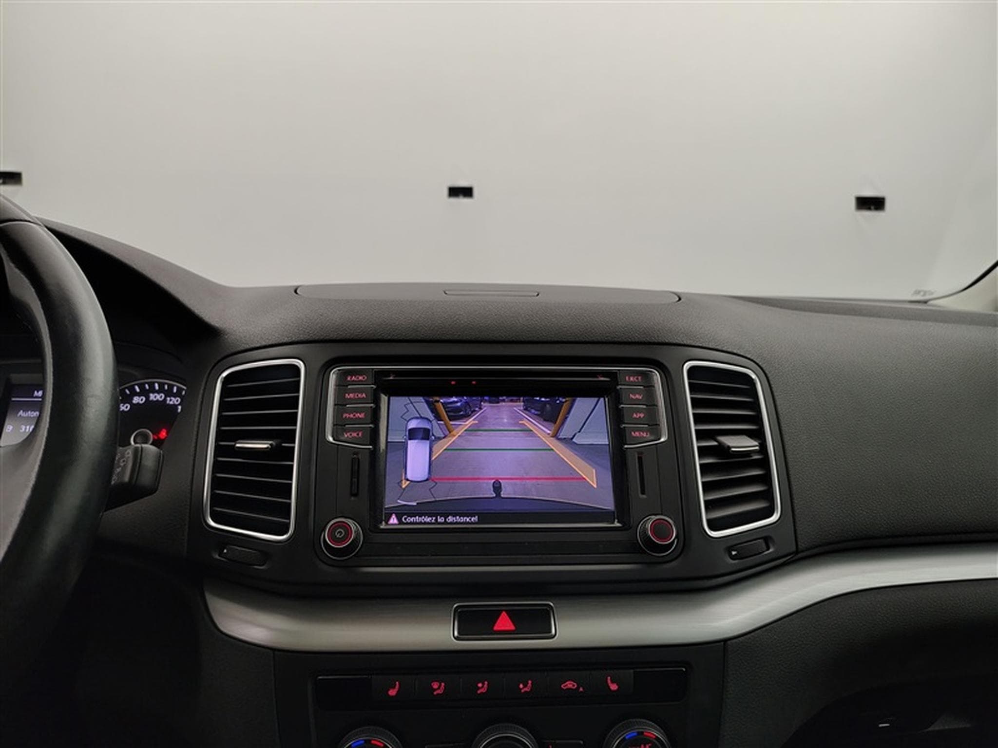 VW Sharan 2.0 TDi Highline 7PL/NAVI/TO PANO/JA/PDC AV AR (2020) - Photo 18
